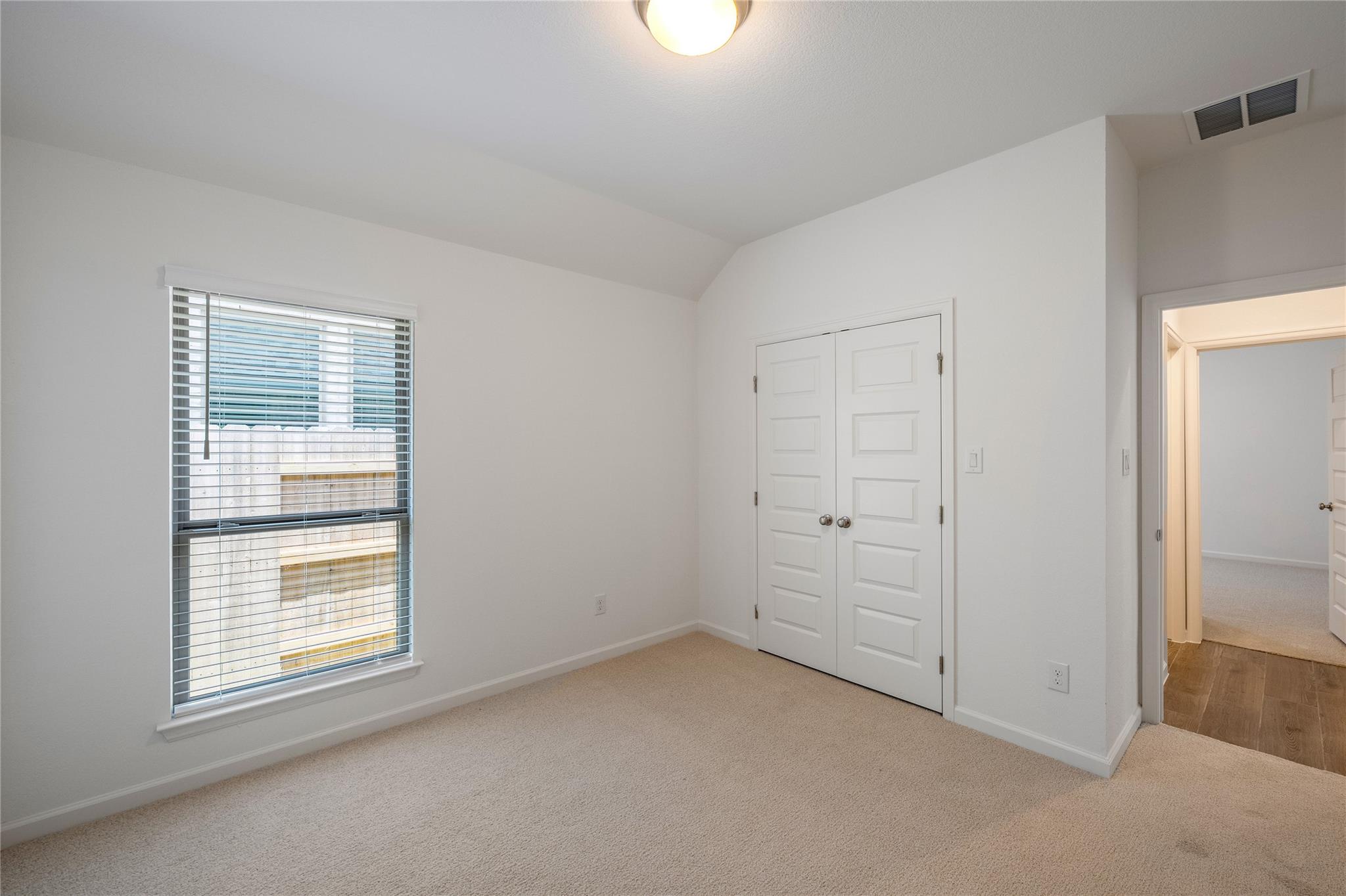 186 Blackborrow Dr Property Photo 11