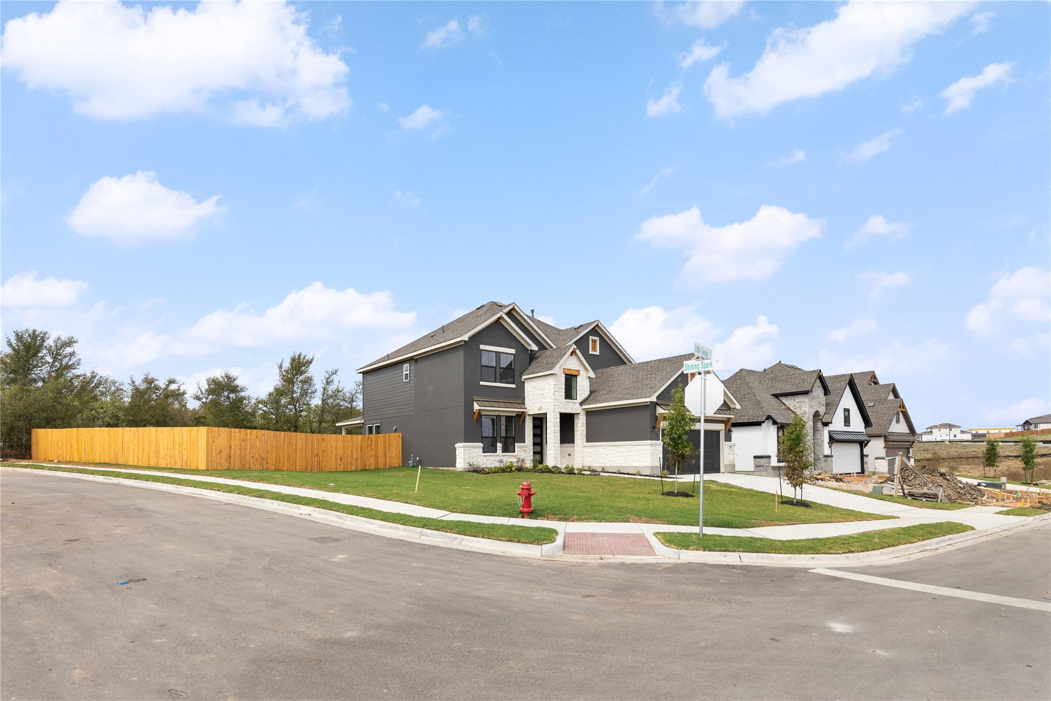 105 Little Tenina Trl Property Photo 3
