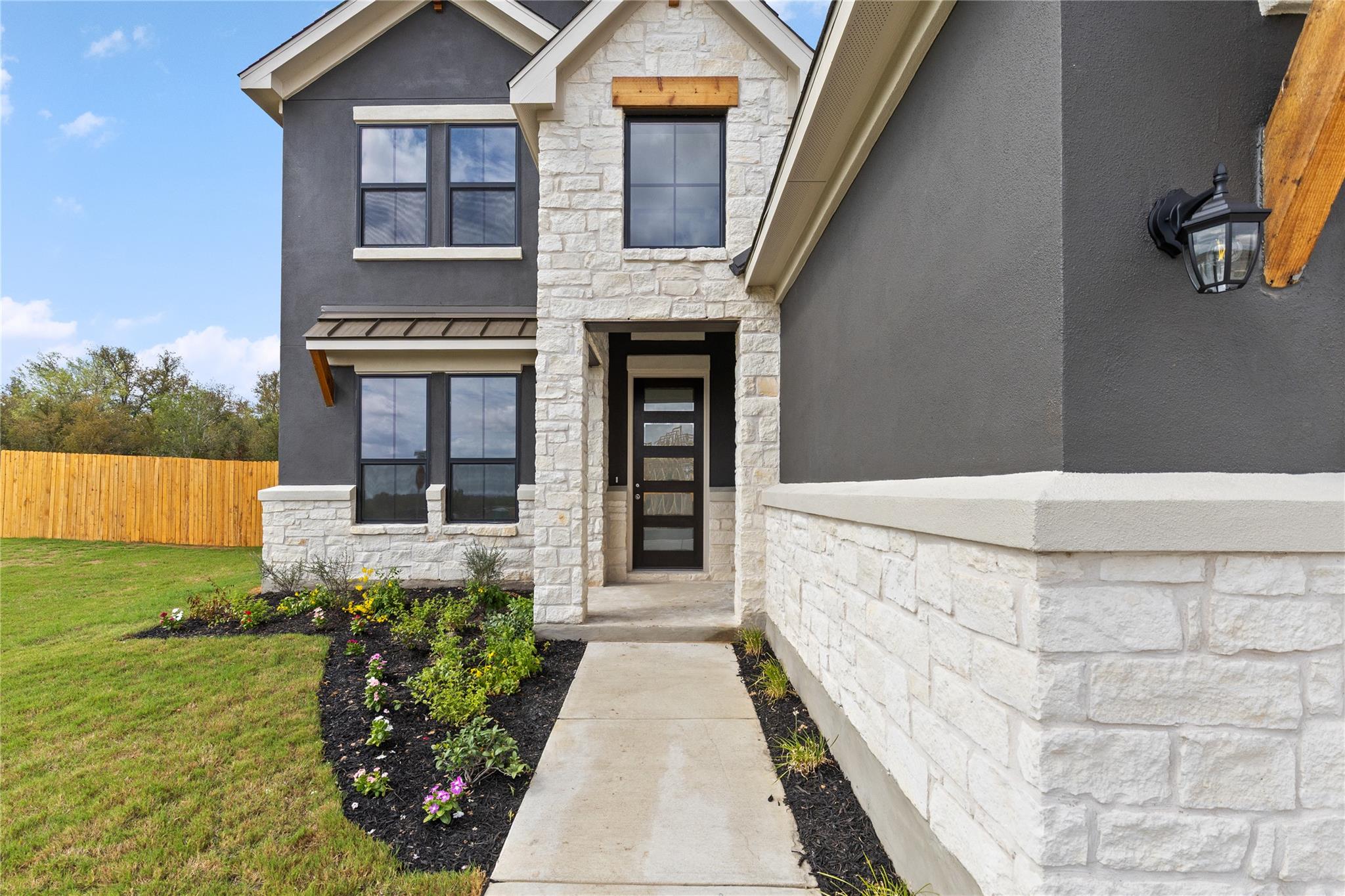 105 Little Tenina Trl Property Photo 5
