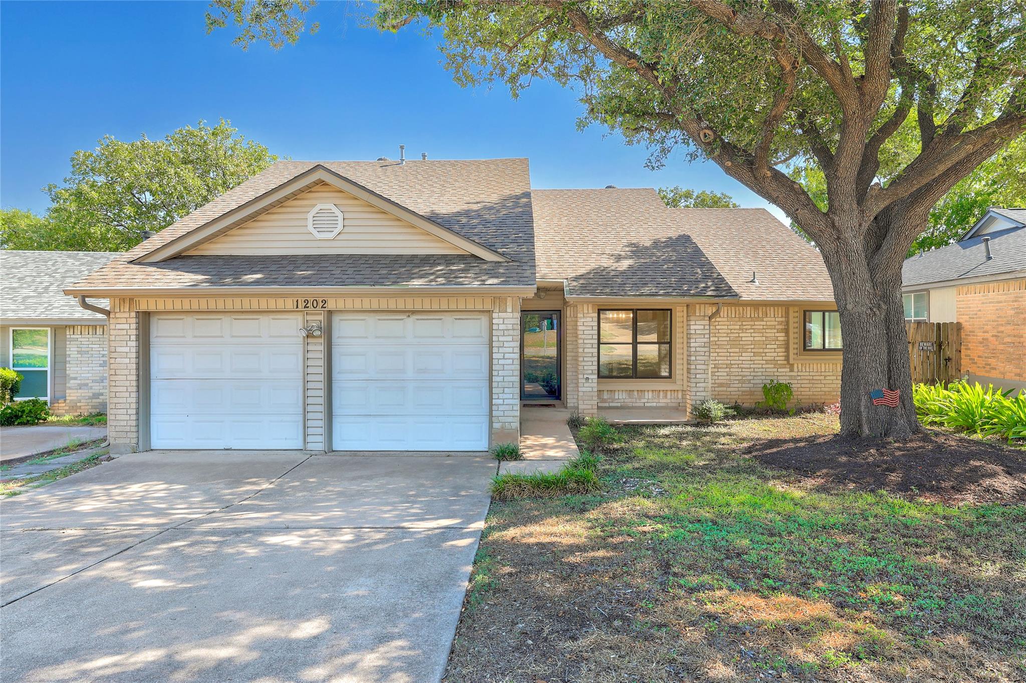 1202 Ivybridge Dr Property Photo 1
