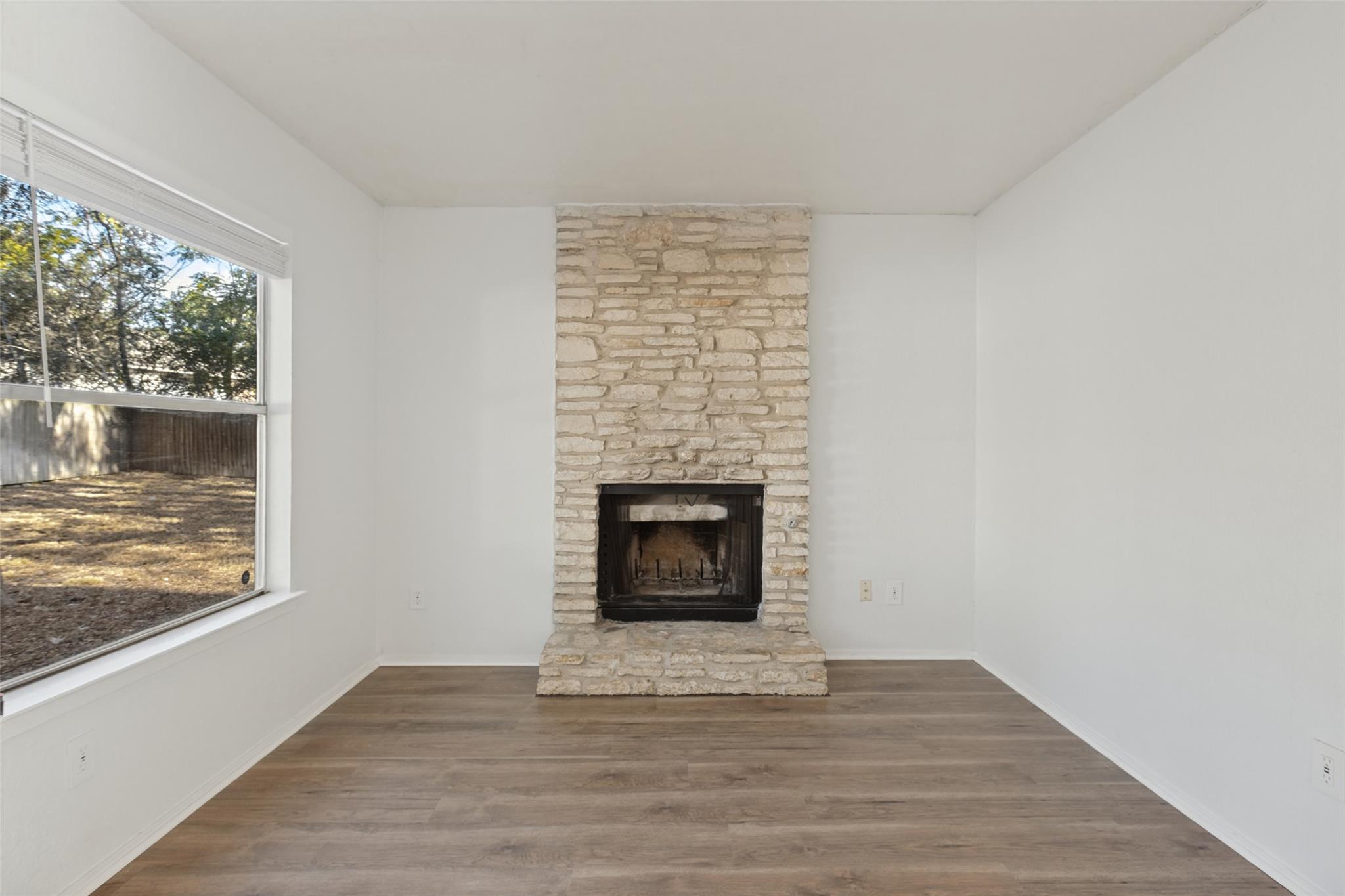 7308 Aldea Dr Property Photo 4