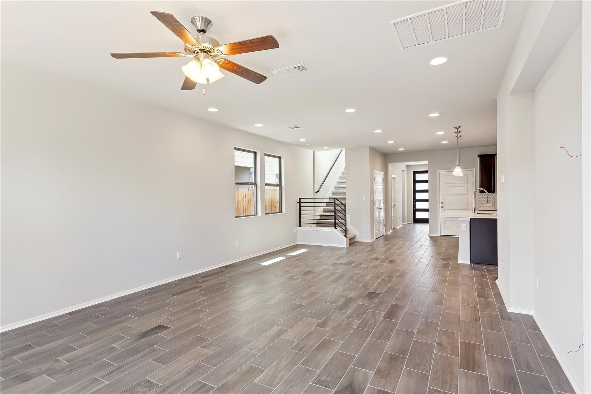 9105 White Coral Dr Property Photo 8
