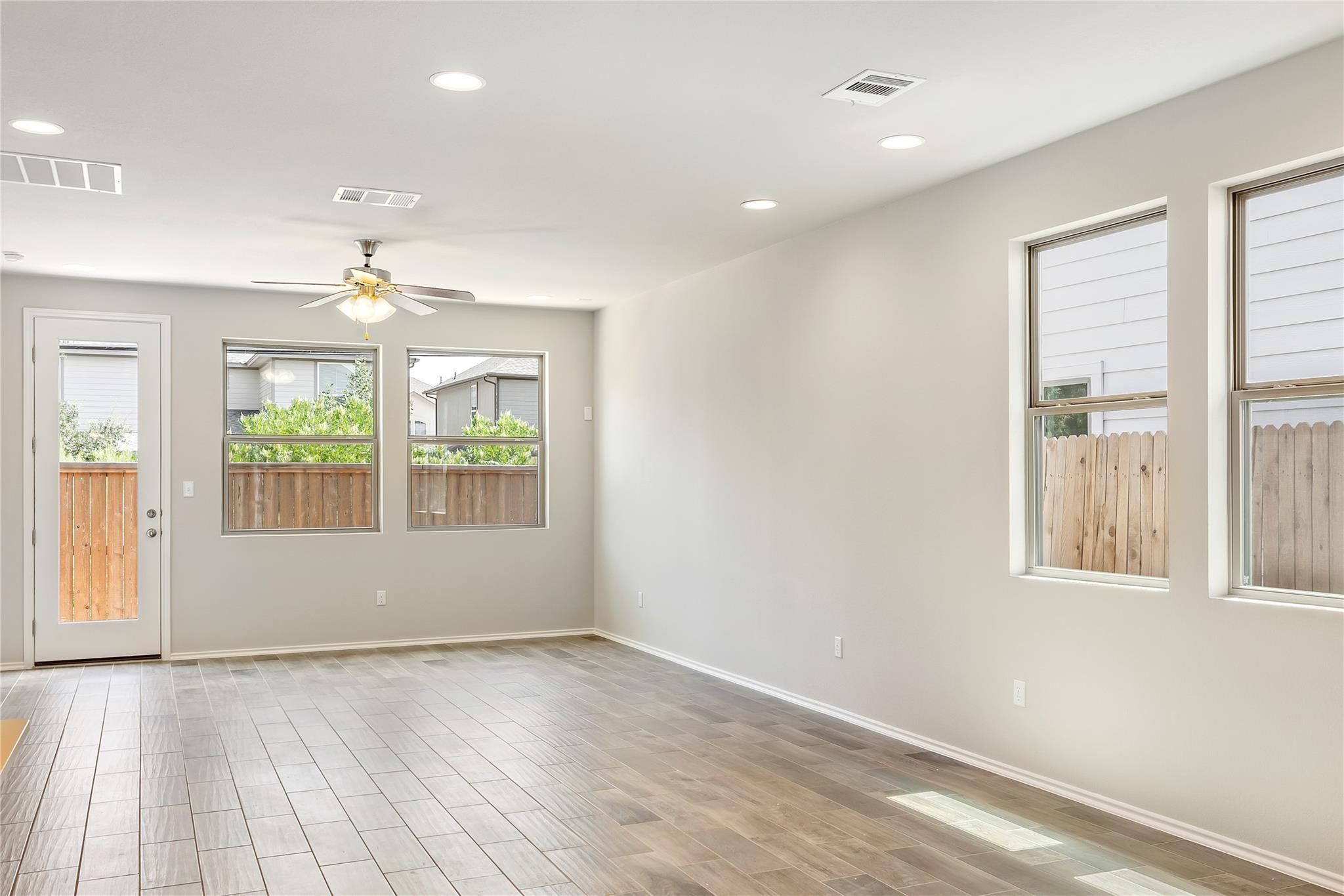 9105 White Coral Dr Property Photo 10