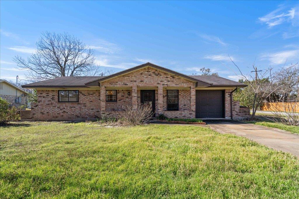 3217 Bruce Dr Property Photo