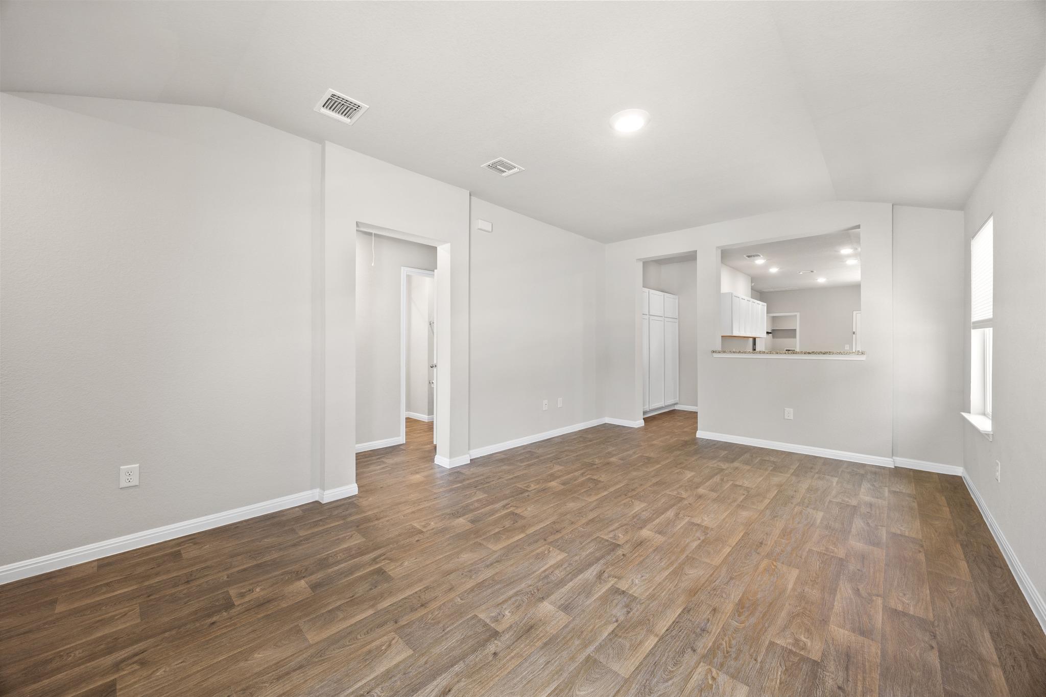 1803 Arborside Dr Property Photo 6