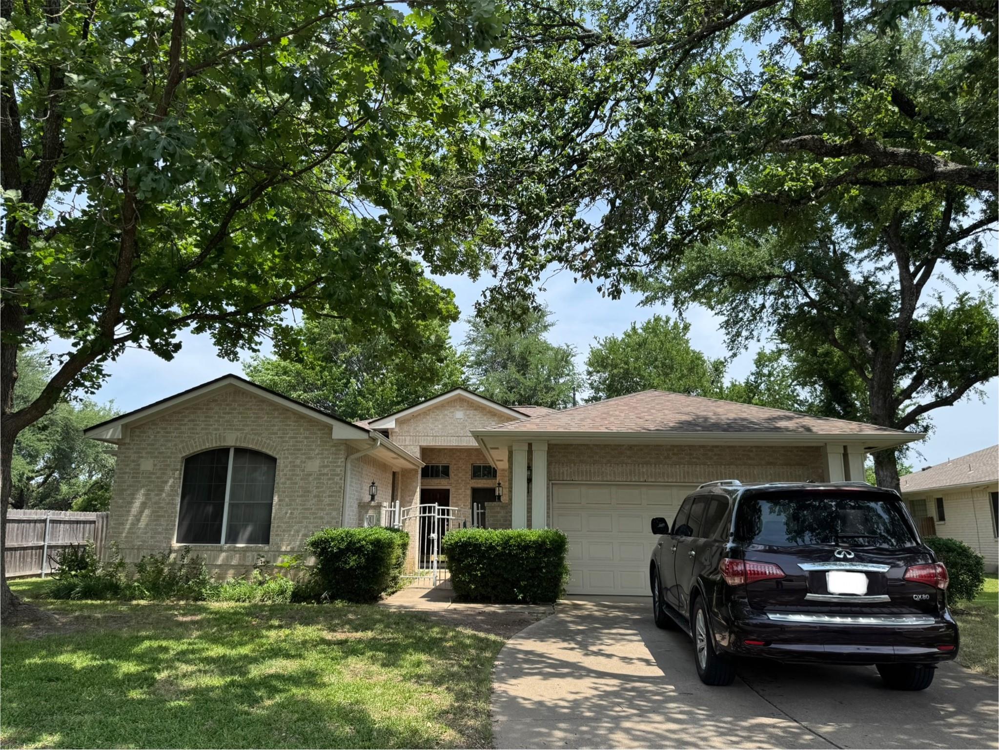 10016 Liriope Cv Property Photo