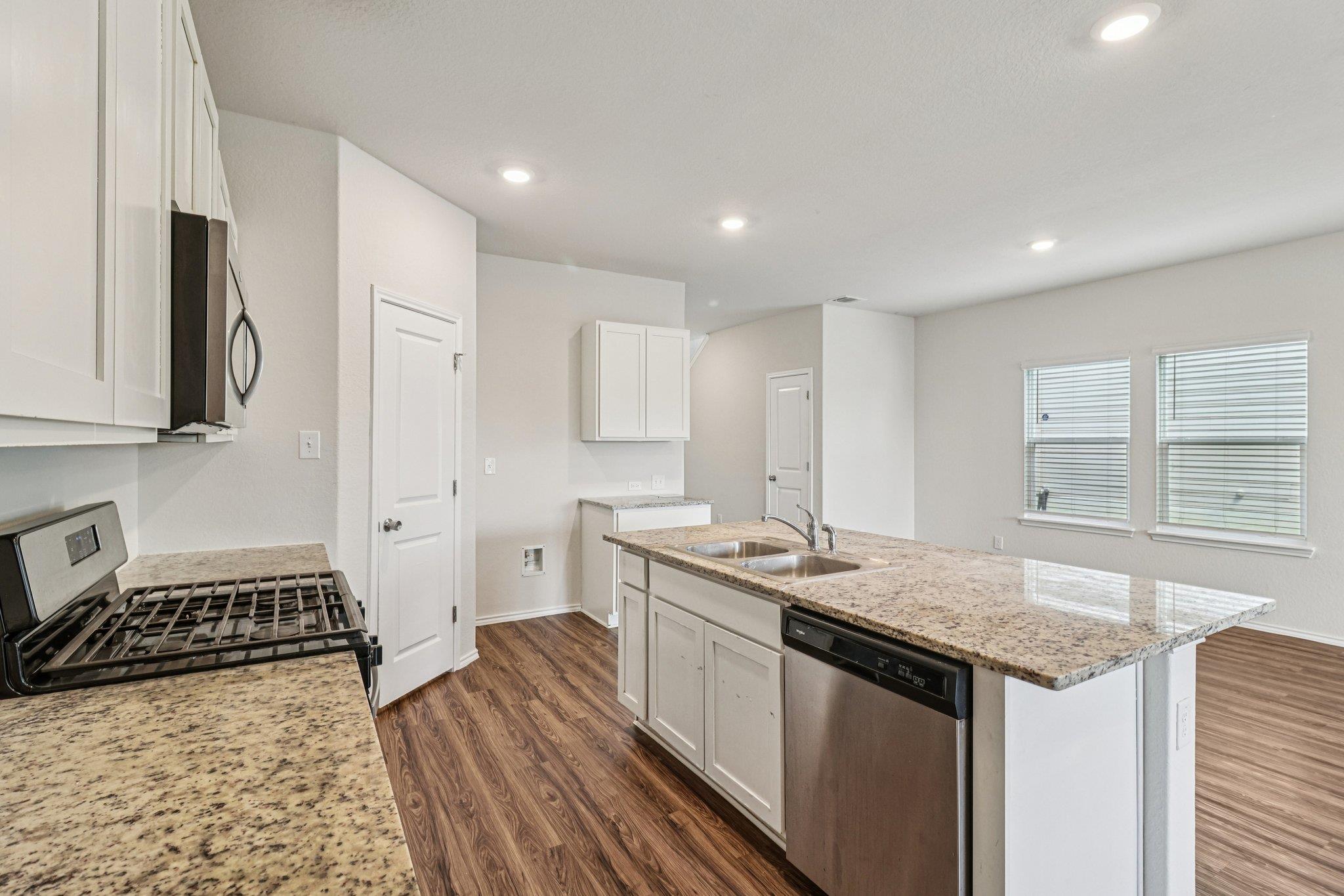 4006 Bay Leaf Loop None Property Photo 7