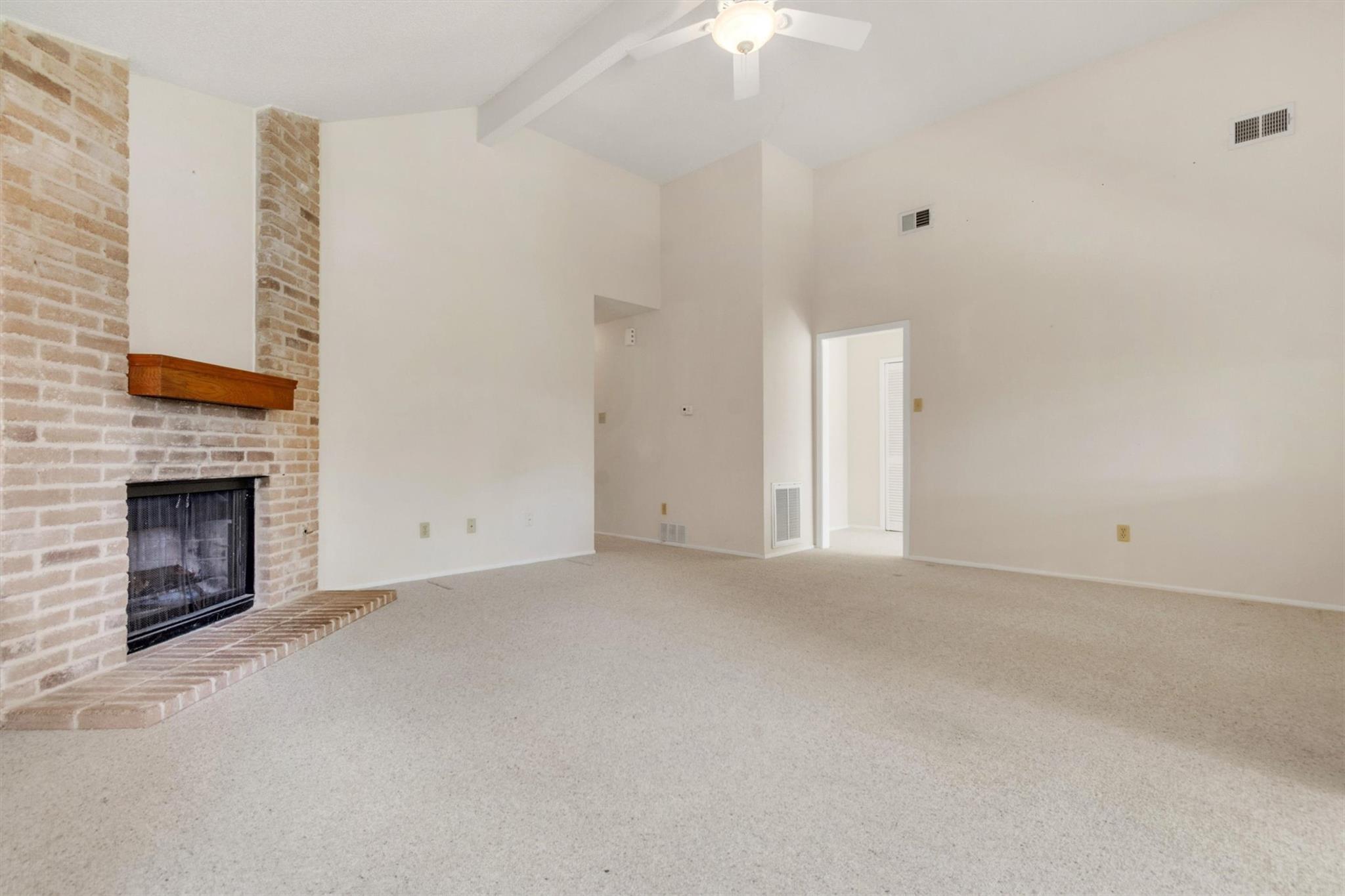 16904 Pocono Dr Property Photo 11