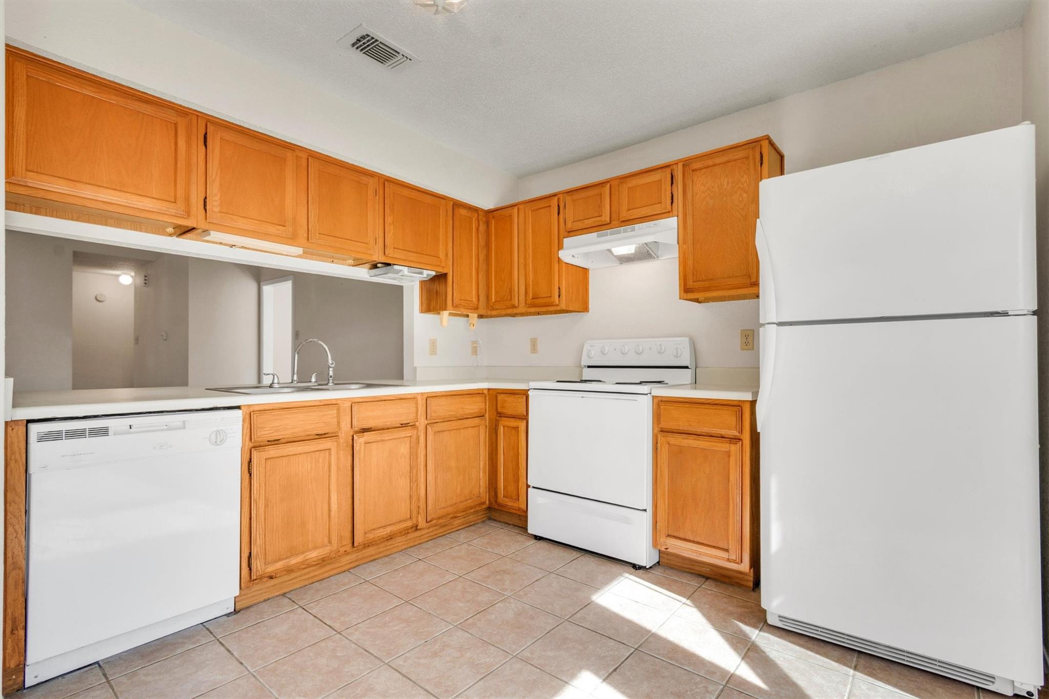 16904 Pocono Dr Property Photo 12