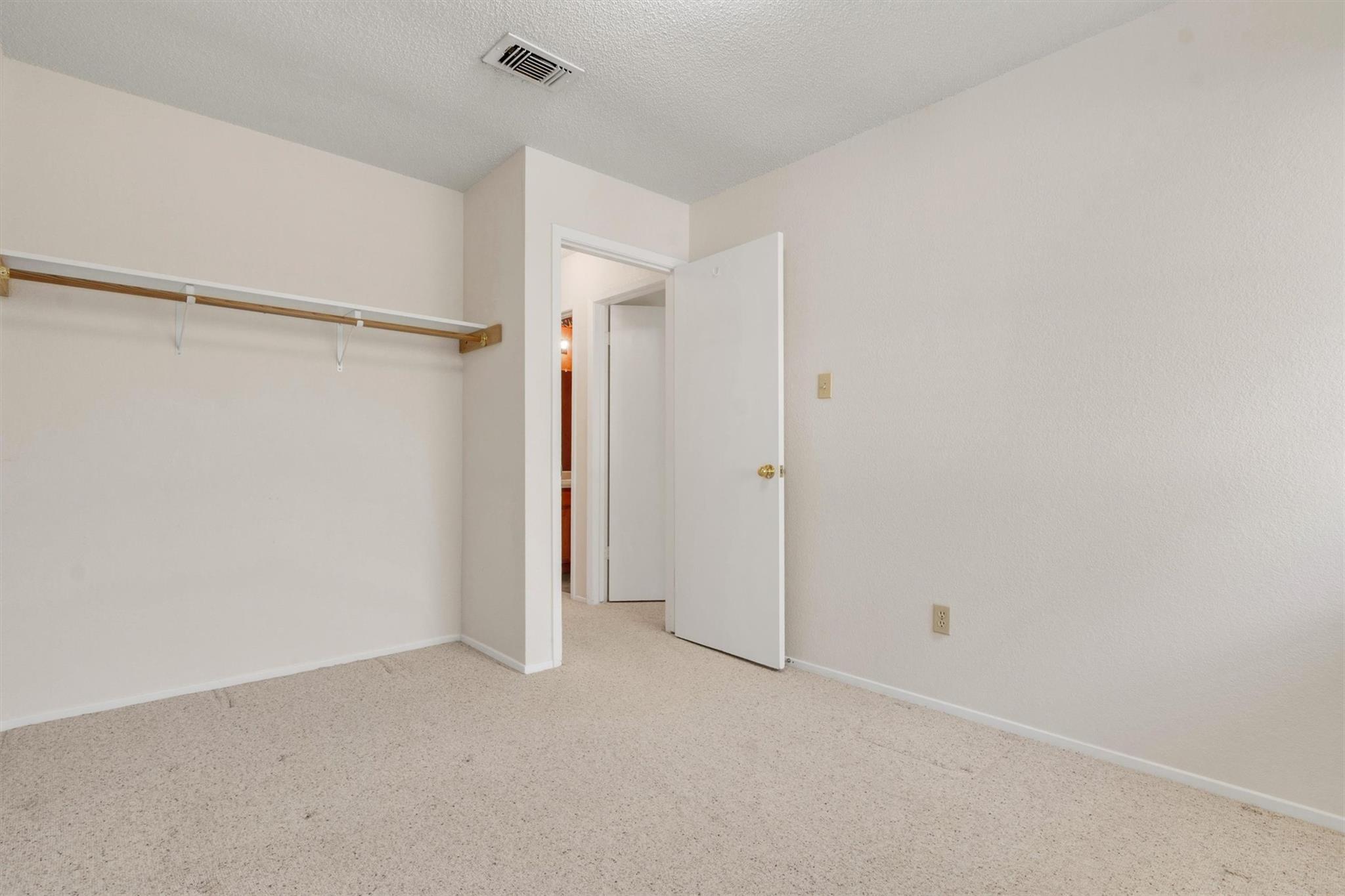 16904 Pocono Dr Property Photo 20