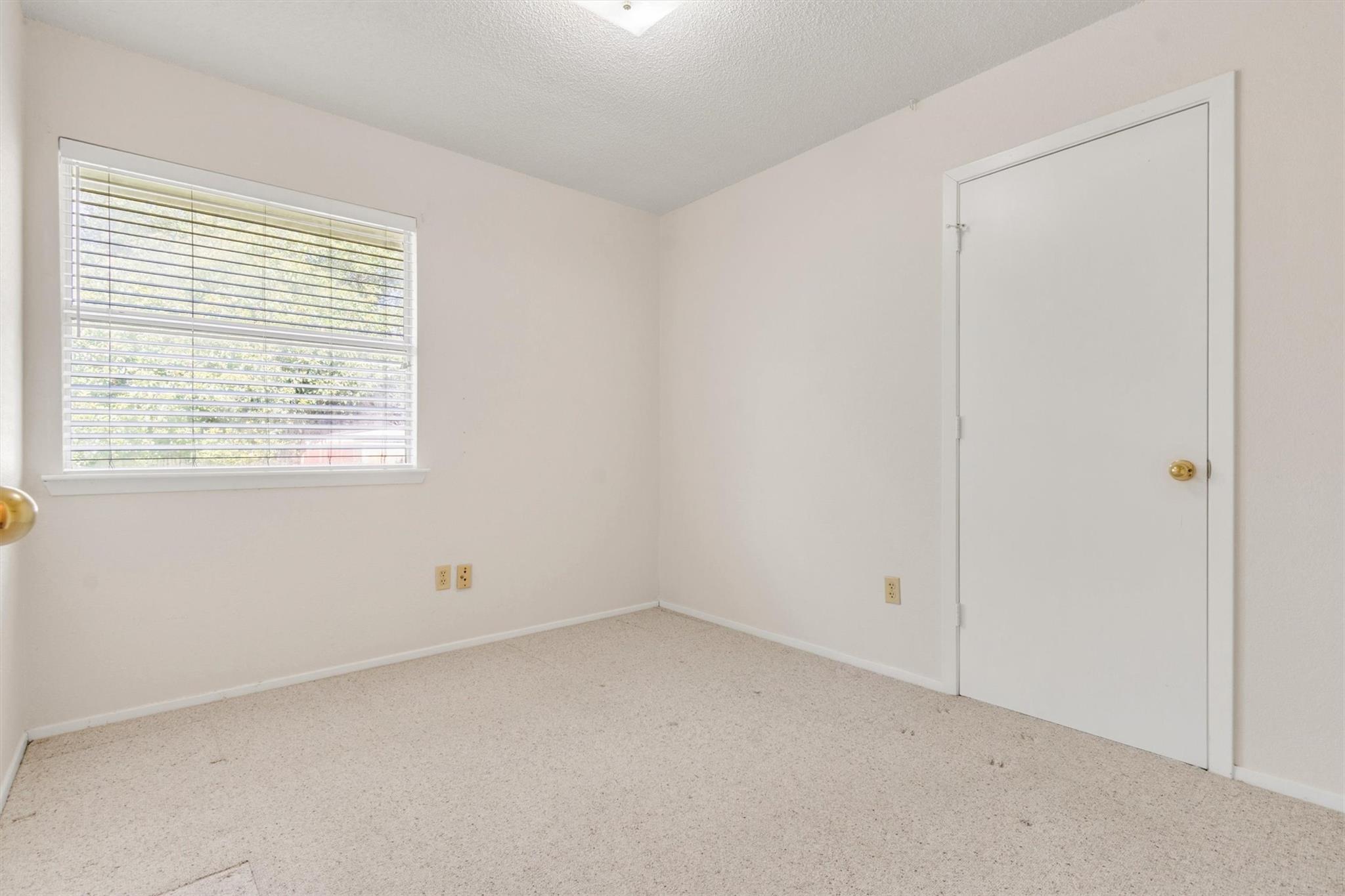 16904 Pocono Dr Property Photo 22