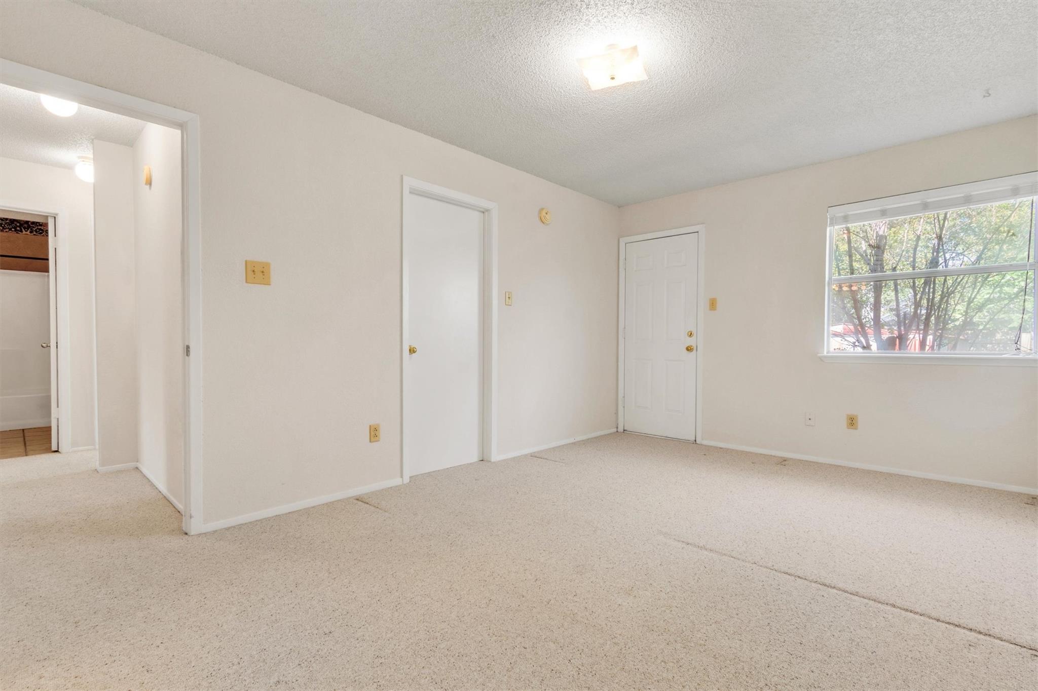 16904 Pocono Dr Property Photo 23