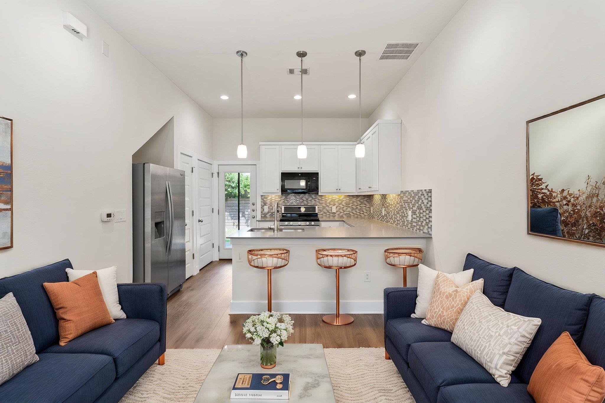 720 Pedernales St #b Property Photo 1