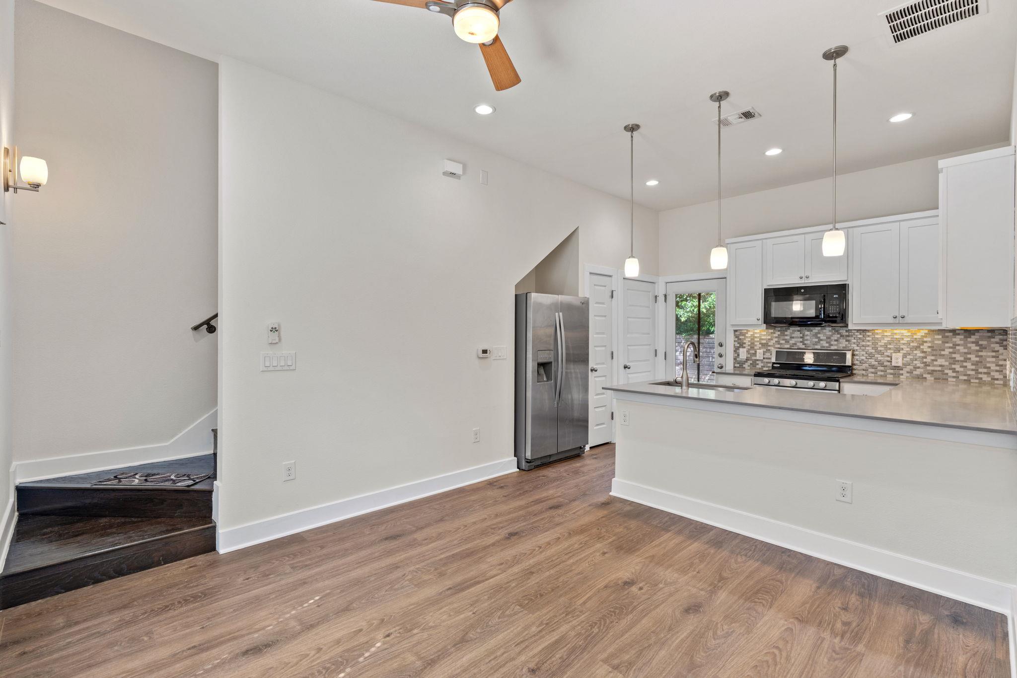 720 Pedernales St #b Property Photo 3