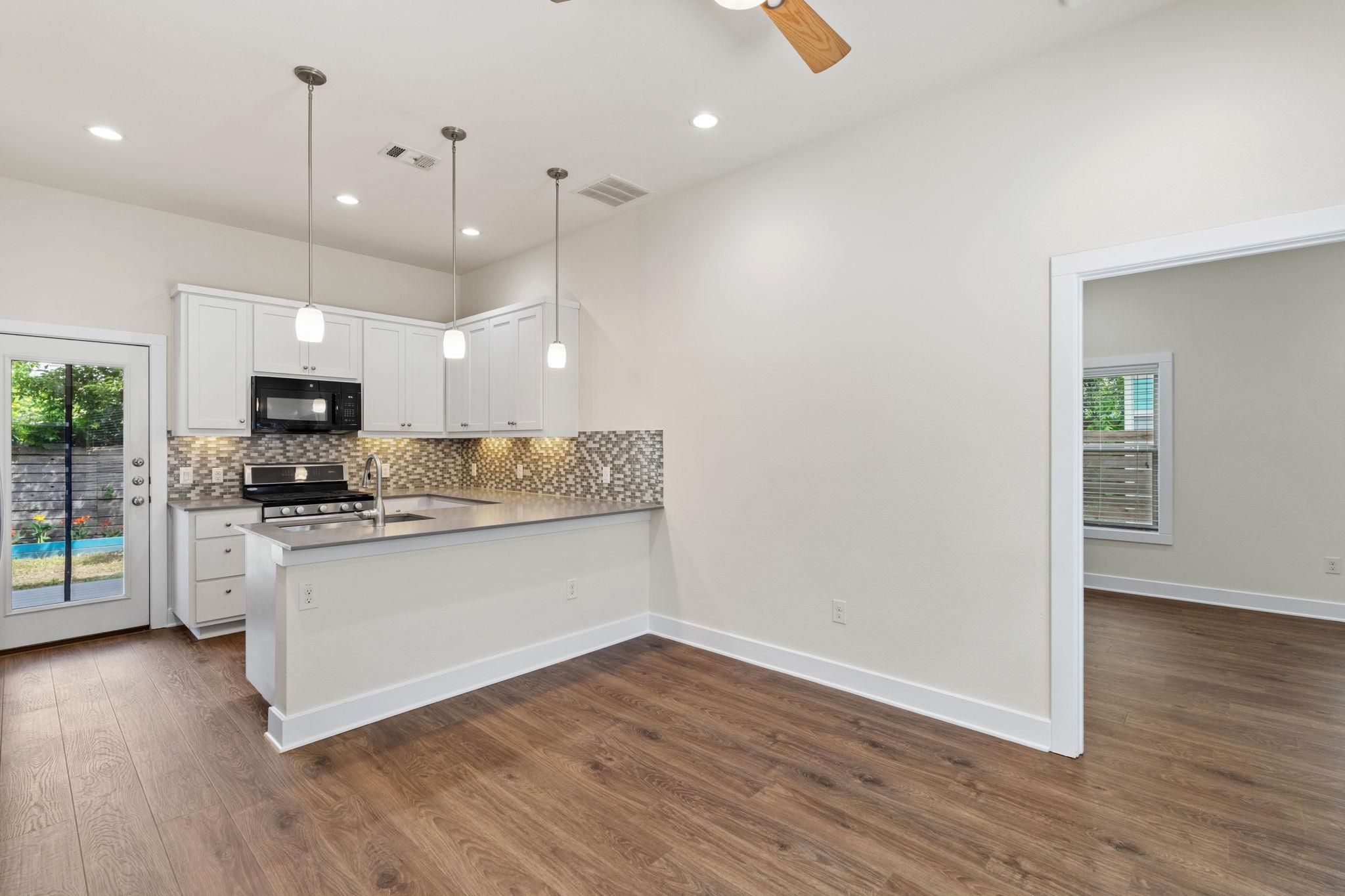 720 Pedernales St #b Property Photo 5