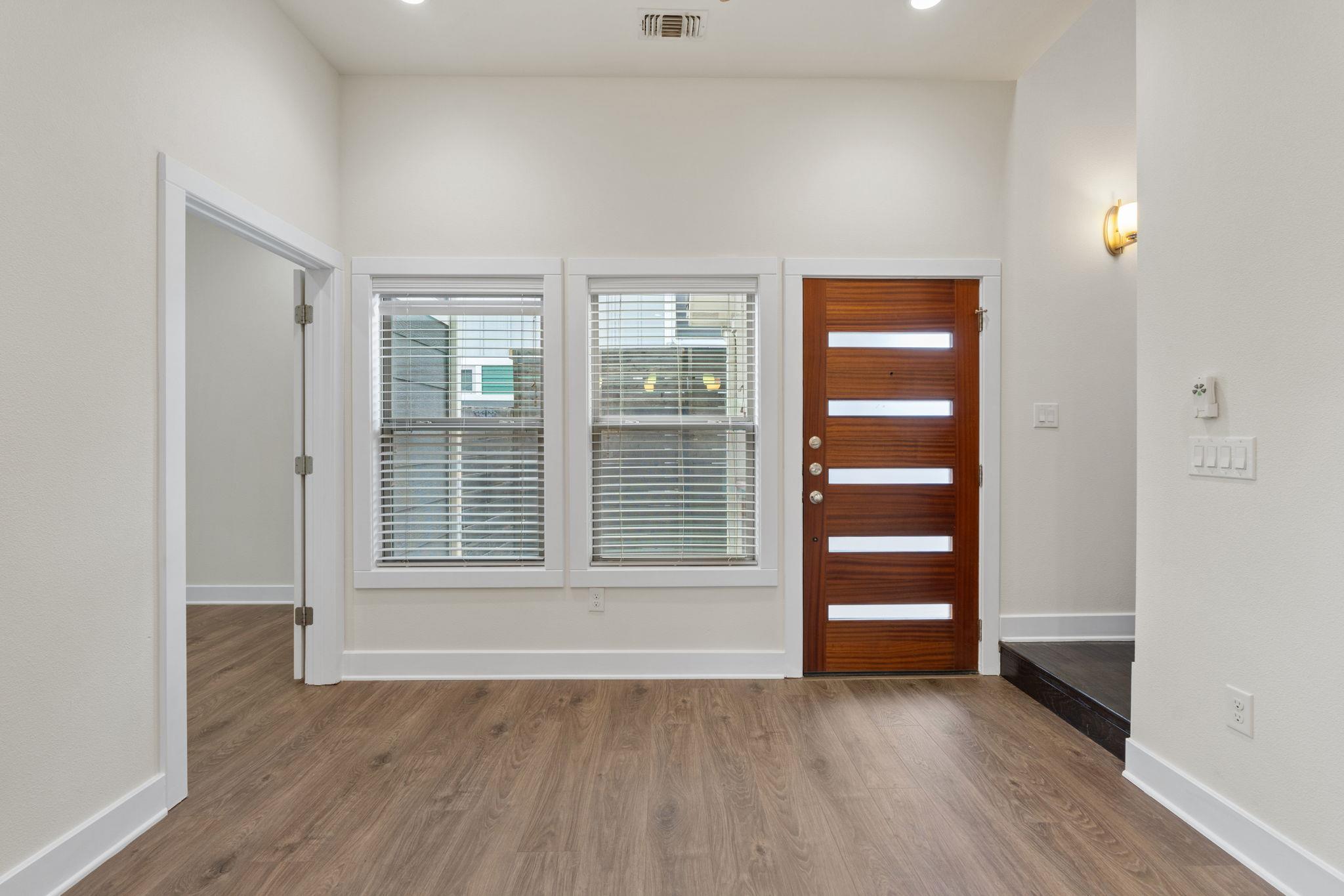720 Pedernales St #b Property Photo 11