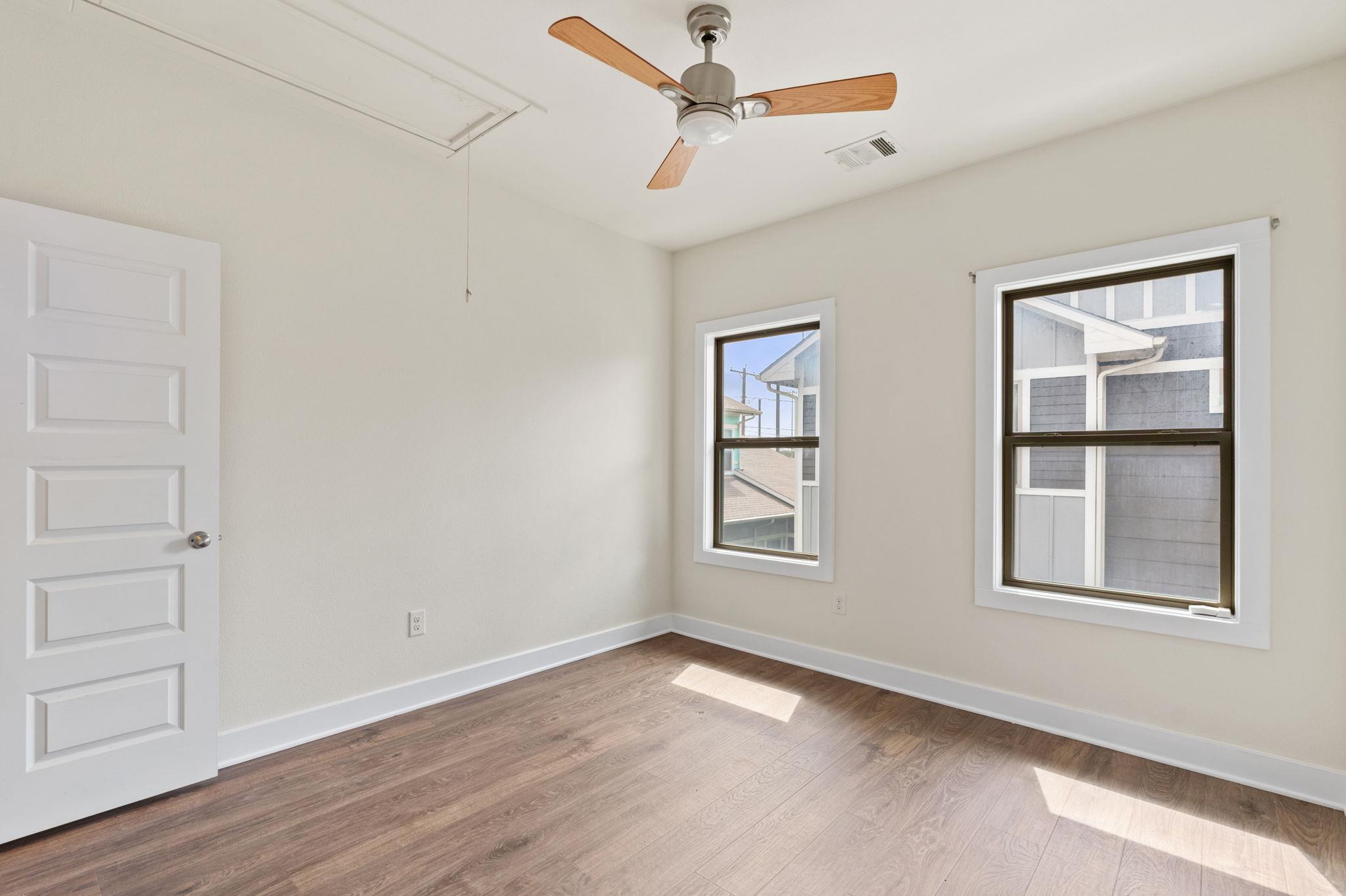 720 Pedernales St #b Property Photo 18