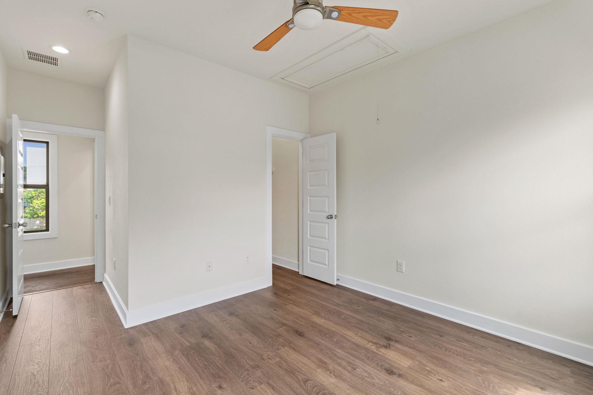 720 Pedernales St #b Property Photo 20