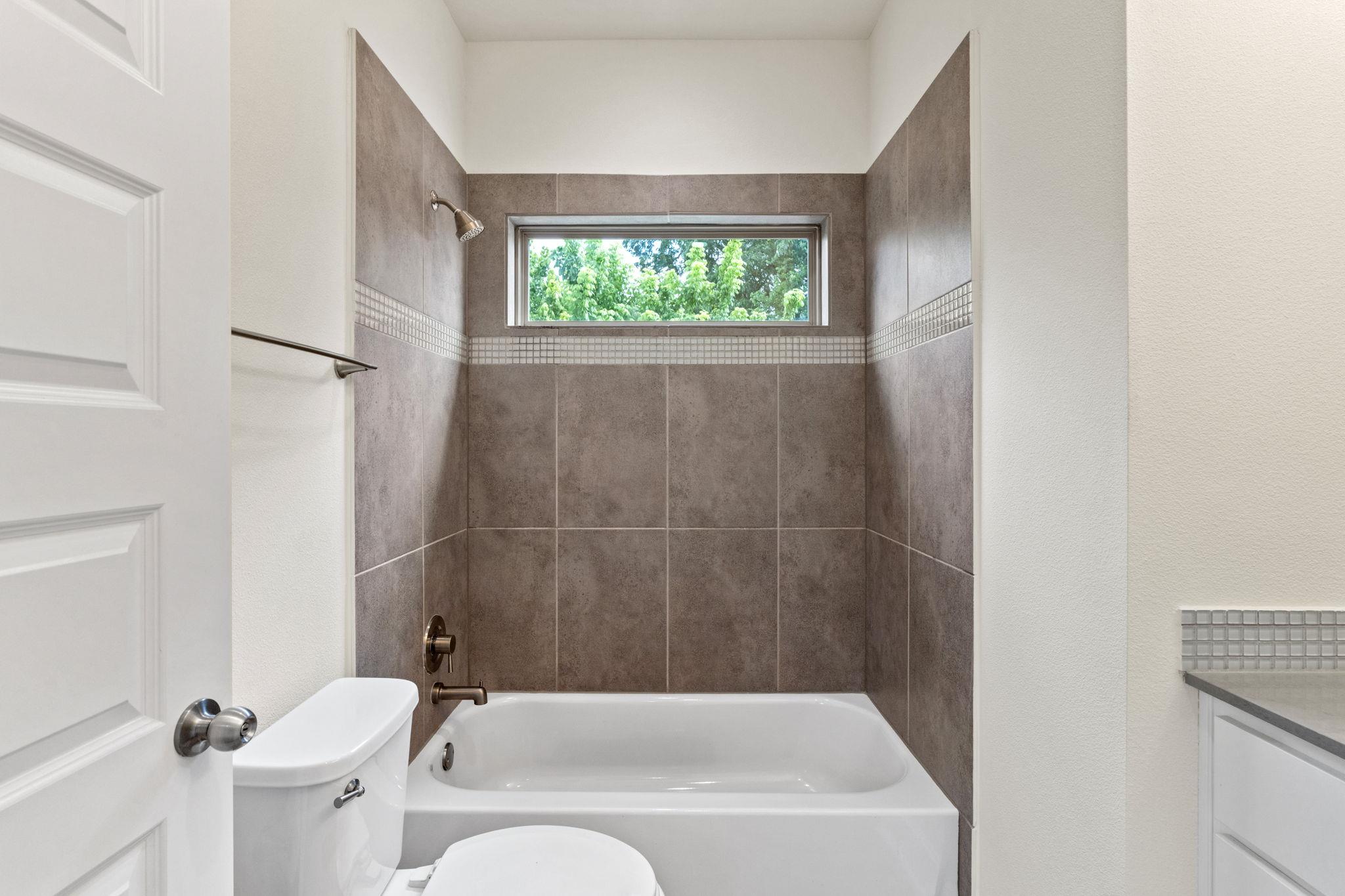 720 Pedernales St #b Property Photo 21