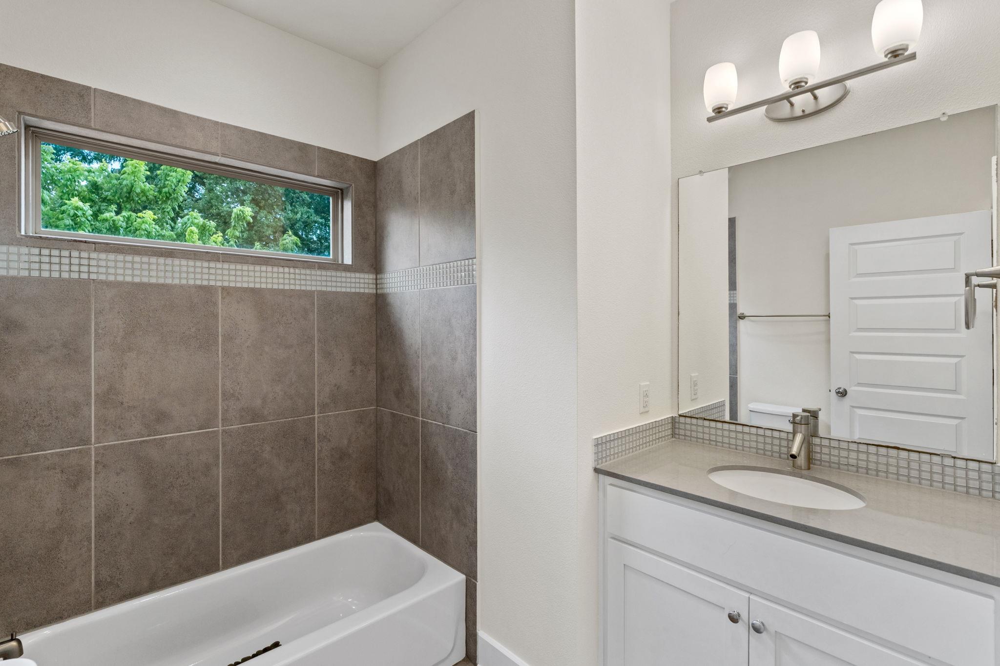 720 Pedernales St #b Property Photo 22