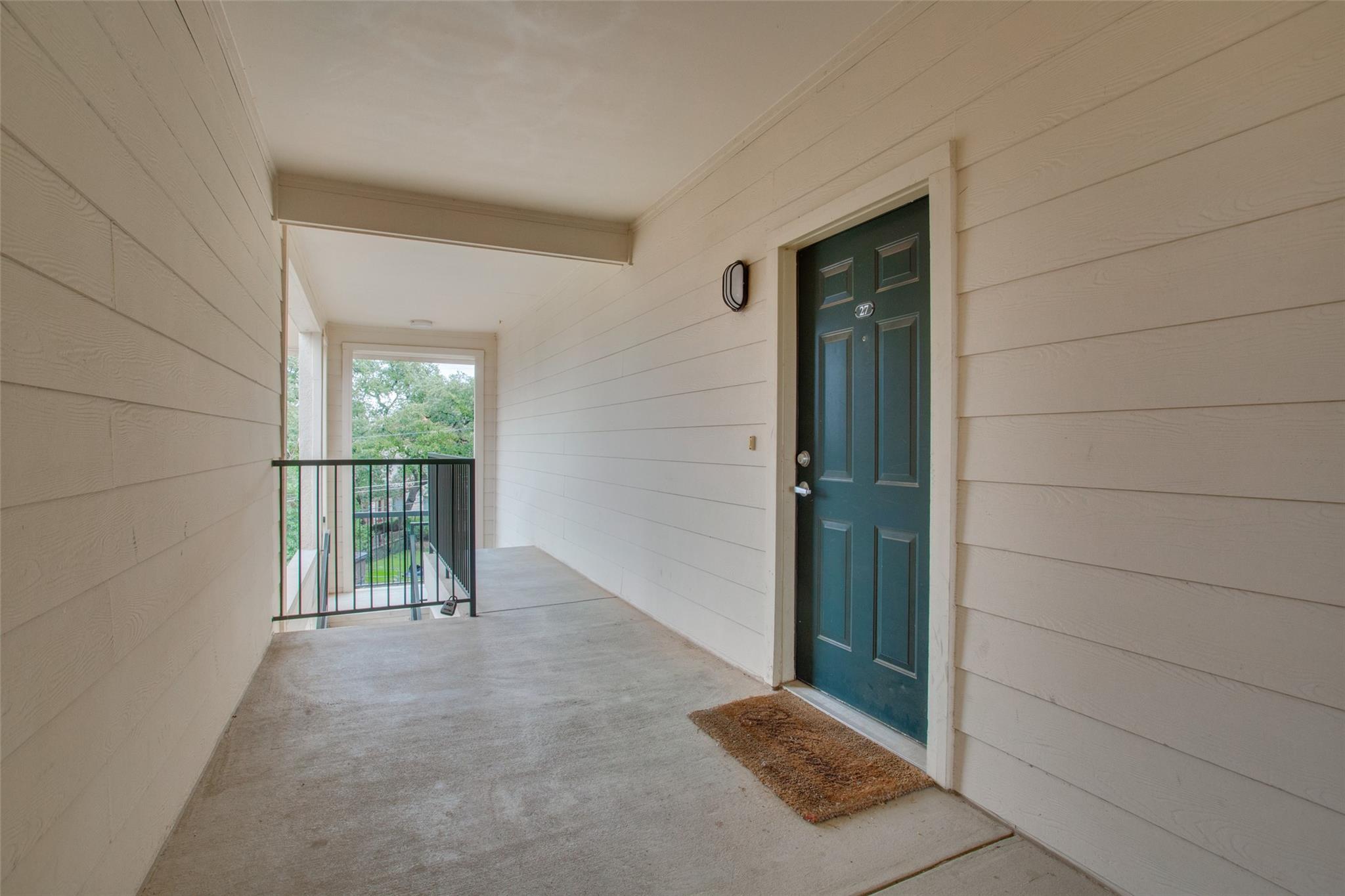 2209 Hancock Dr #27 Property Photo 2