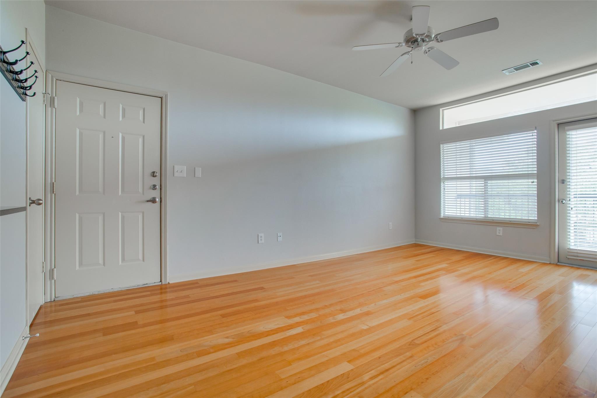 2209 Hancock Dr #27 Property Photo 4