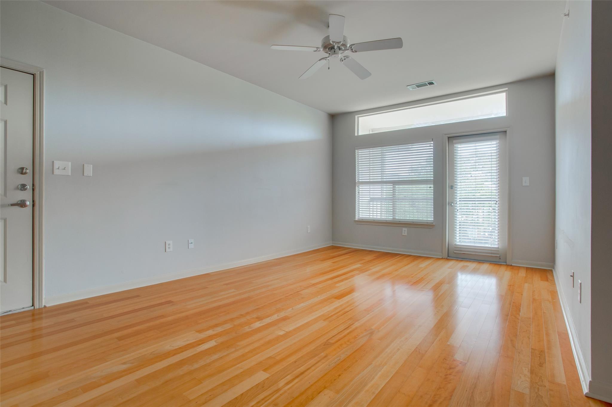 2209 Hancock Dr #27 Property Photo 6