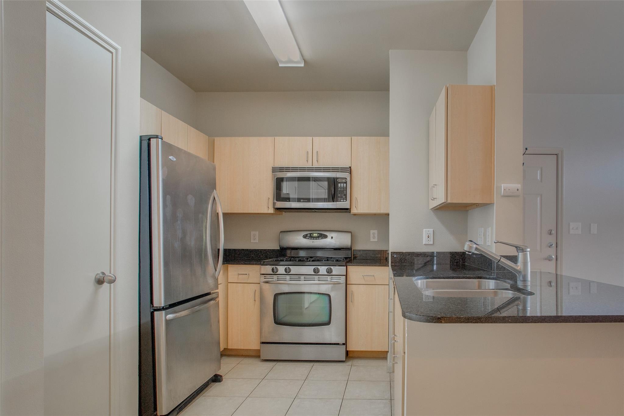 2209 Hancock Dr #27 Property Photo 13