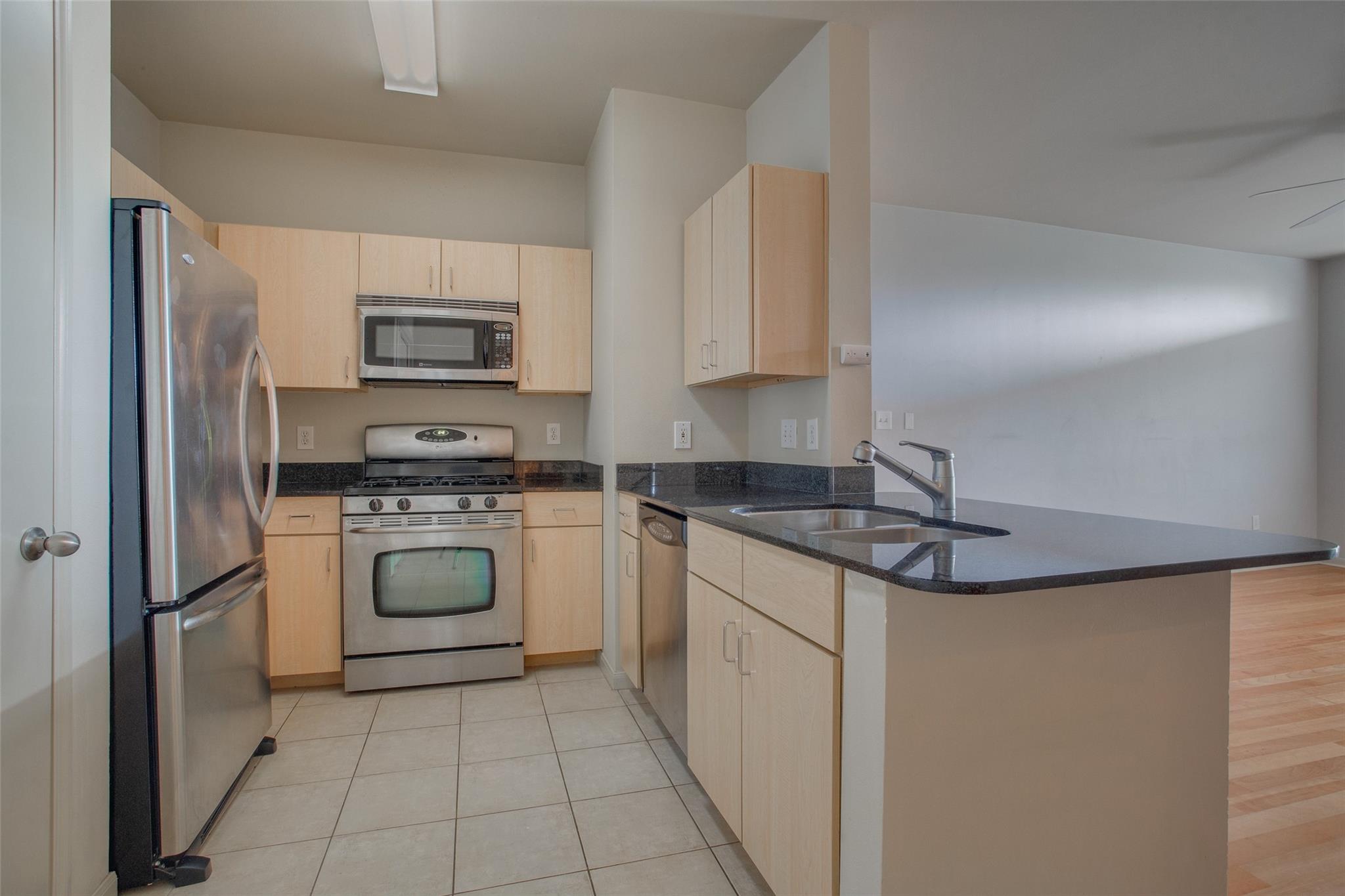2209 Hancock Dr #27 Property Photo 14