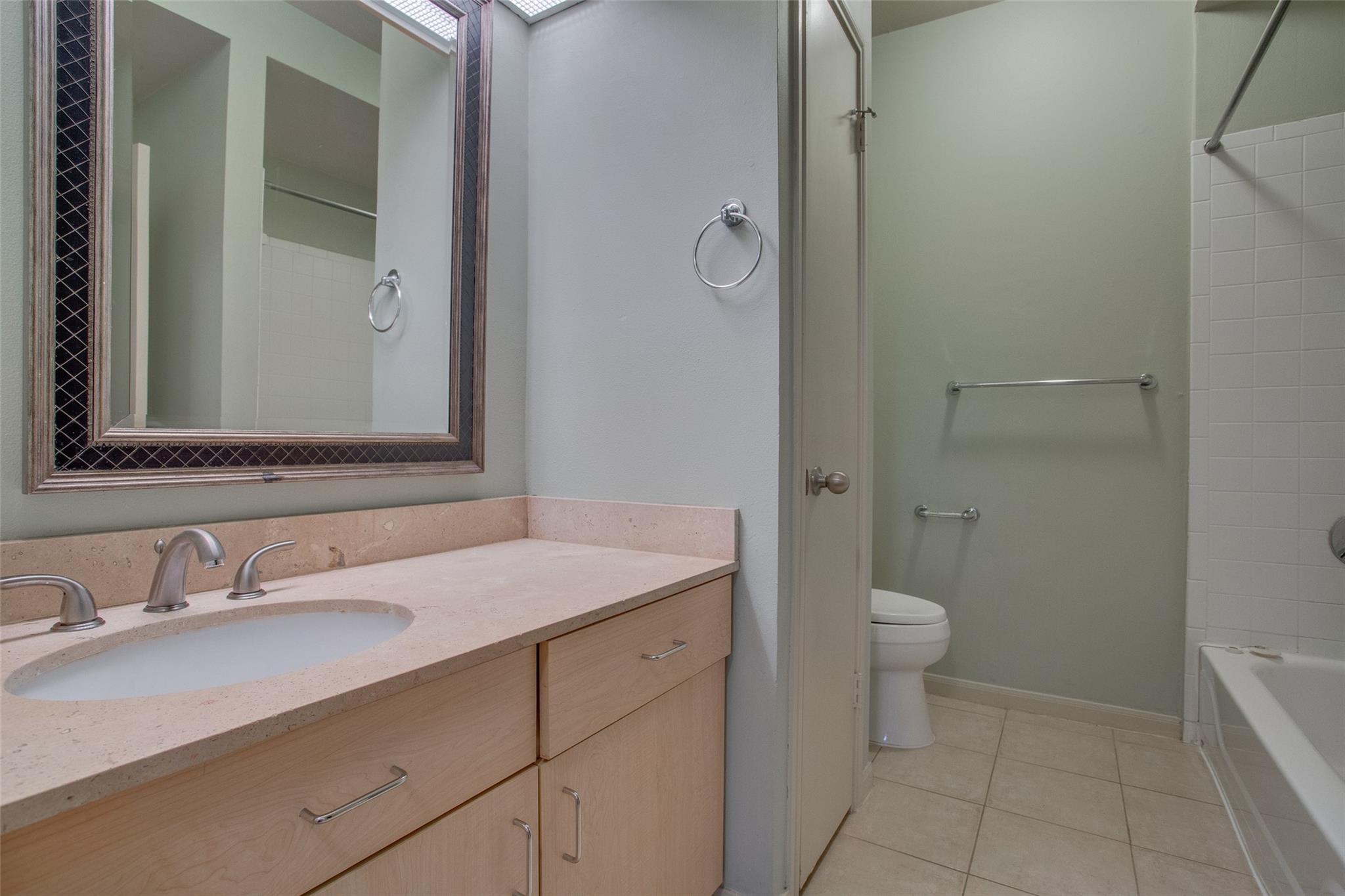 2209 Hancock Dr #27 Property Photo 22