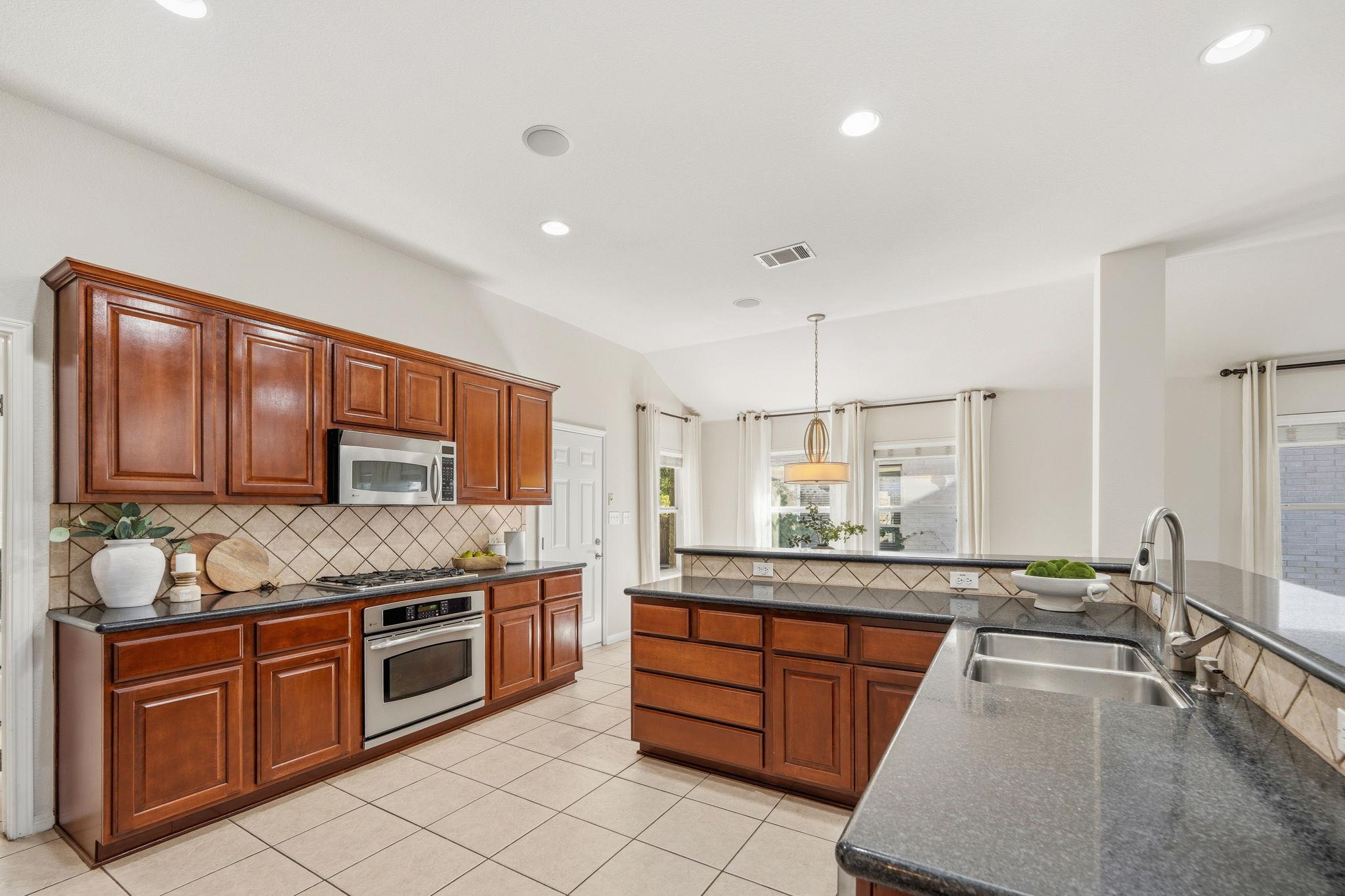 15700 Edenderry Dr Property Photo 10