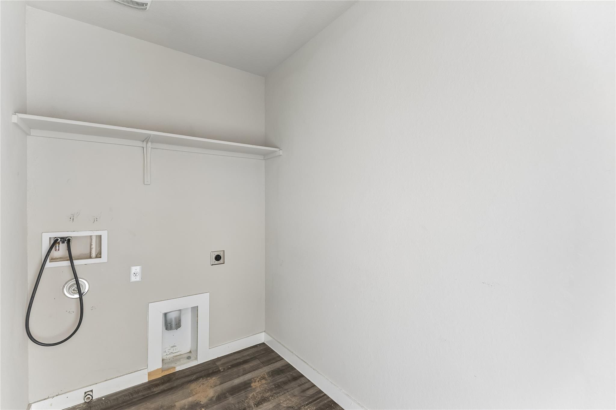 1141 Tipton St Property Photo 13