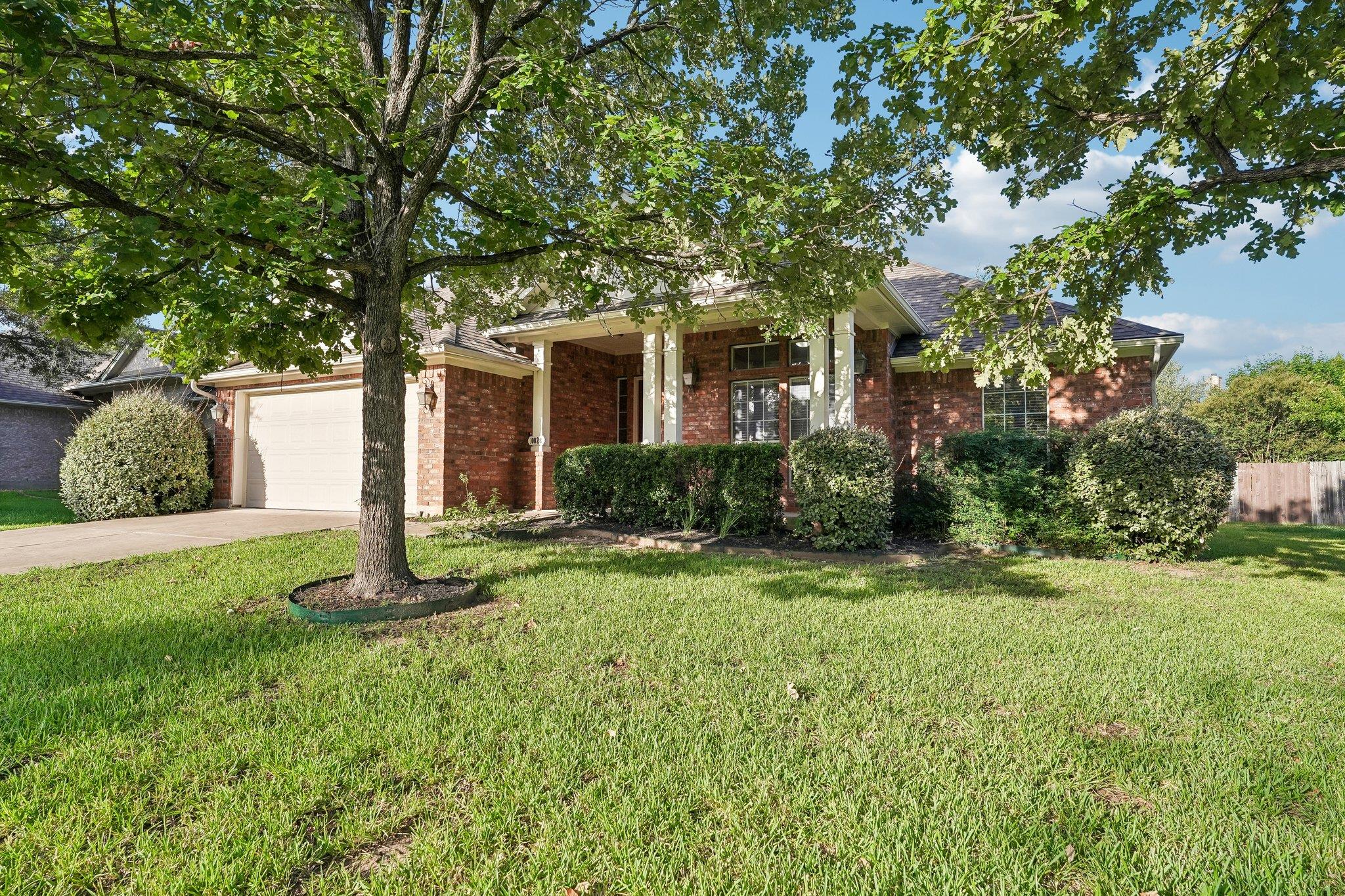 10028 Lisi Anne Dr Property Photo 3