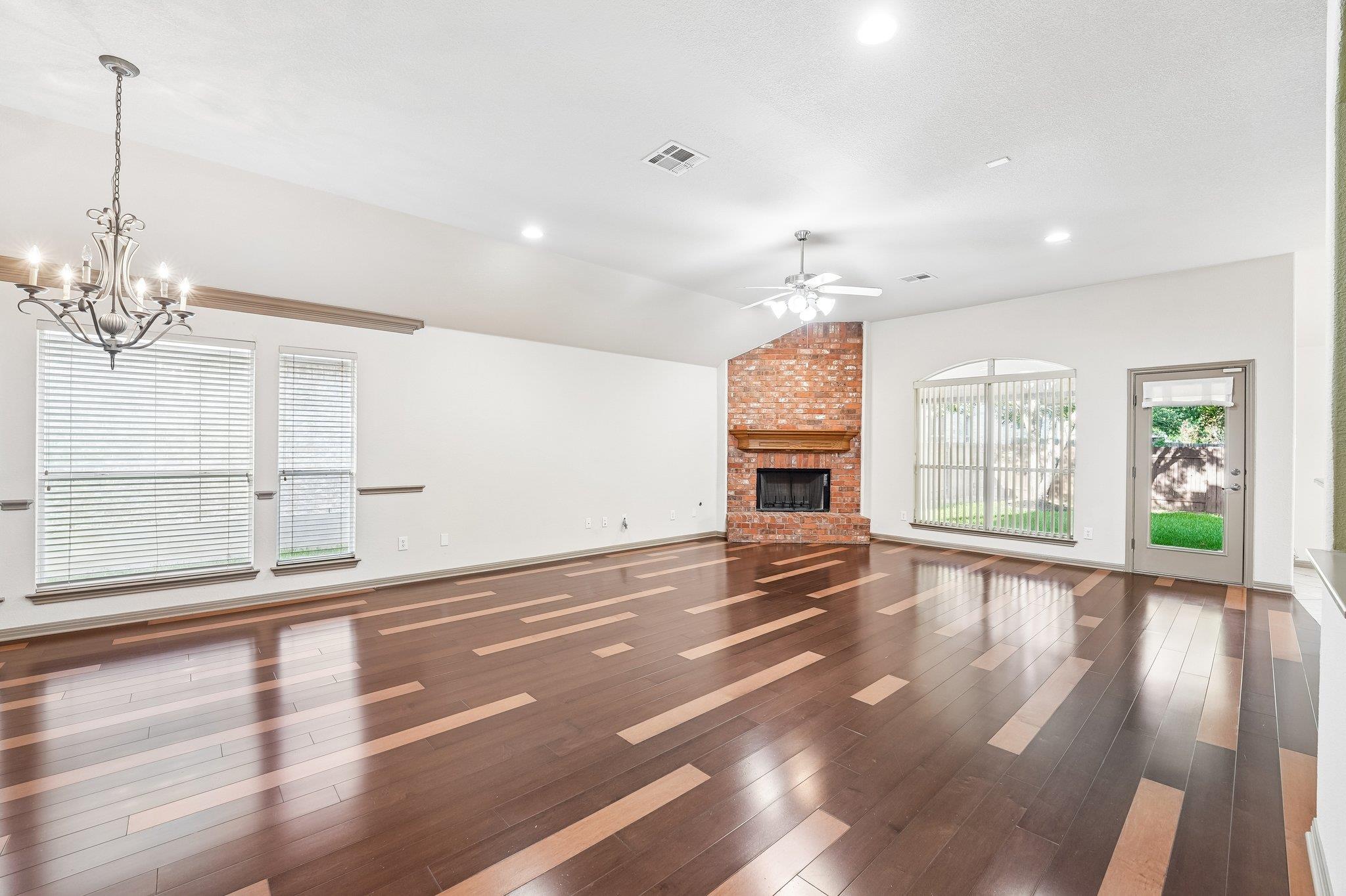10028 Lisi Anne Dr Property Photo 8