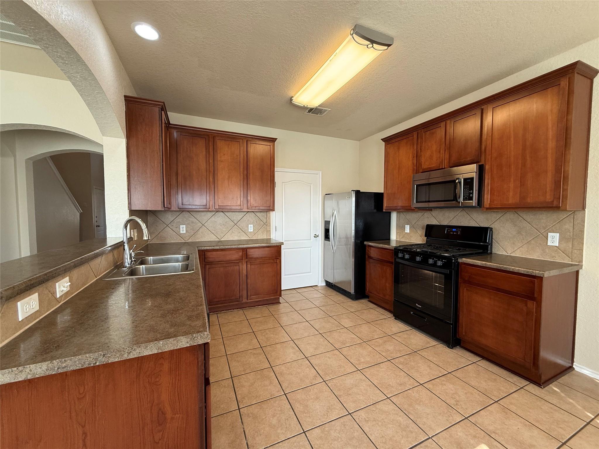 1529 Tonia Loop Property Photo 5