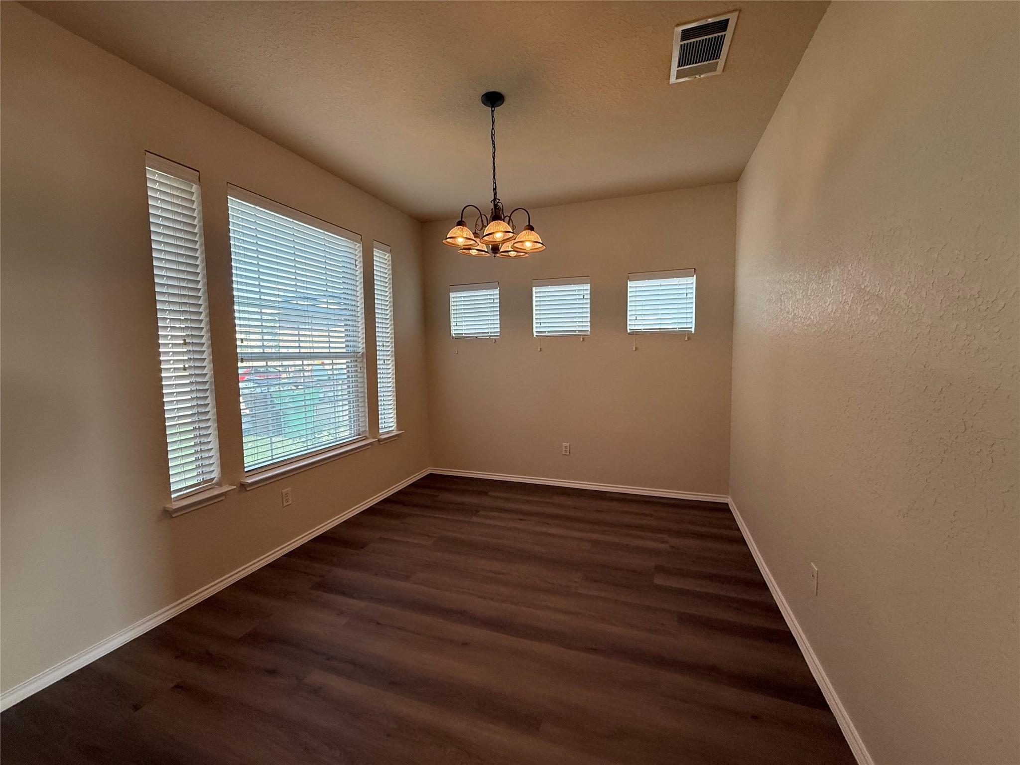 1529 Tonia Loop Property Photo 6
