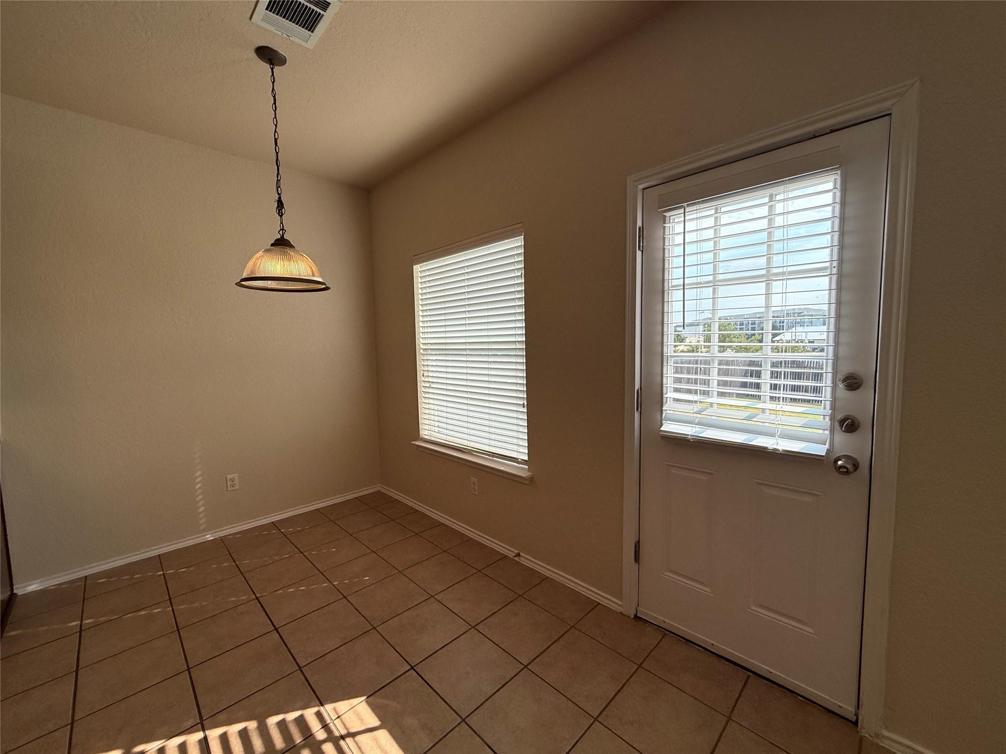 1529 Tonia Loop Property Photo 6