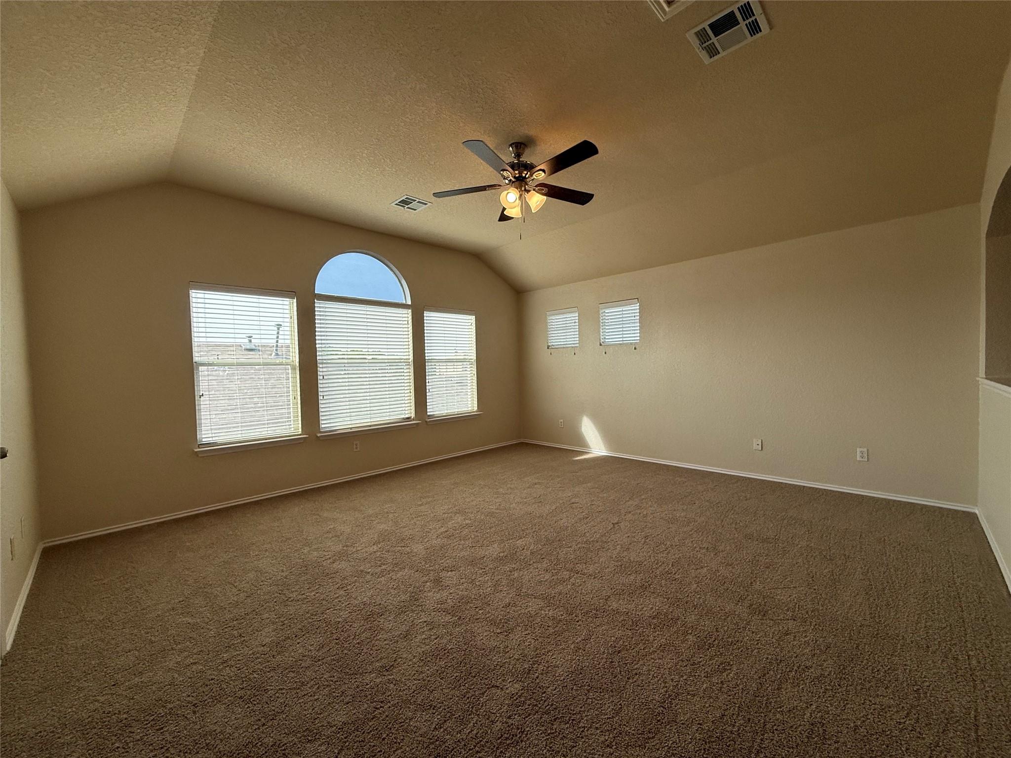 1529 Tonia Loop Property Photo 11