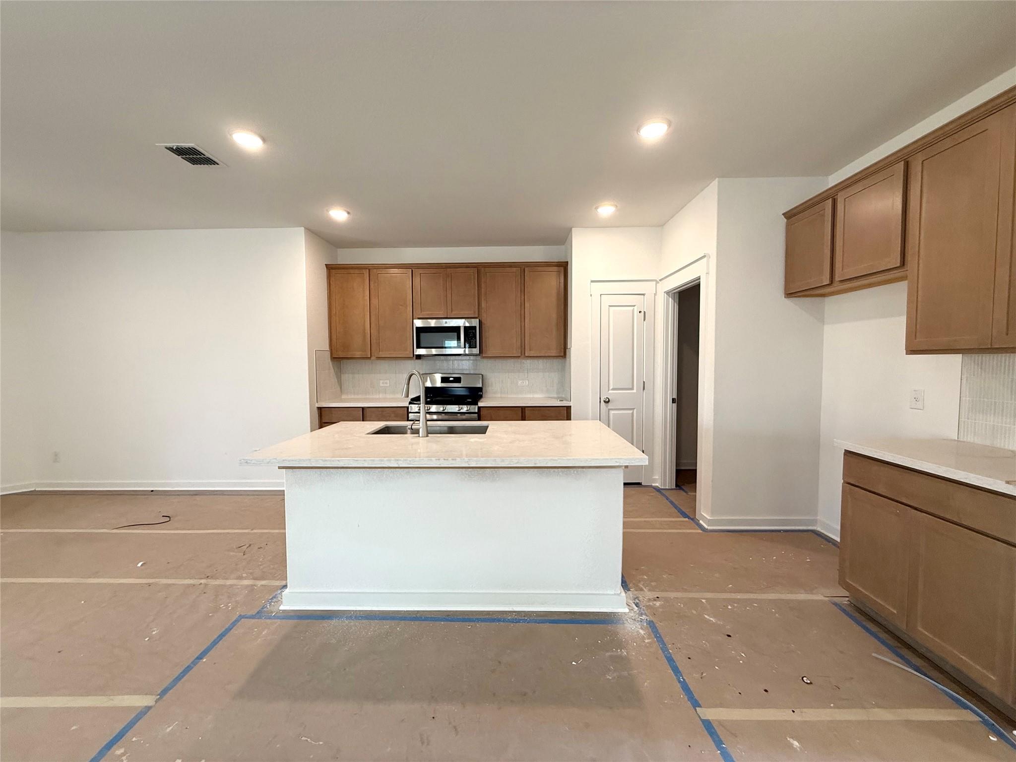 20412 Cassidy Ln Property Photo 3