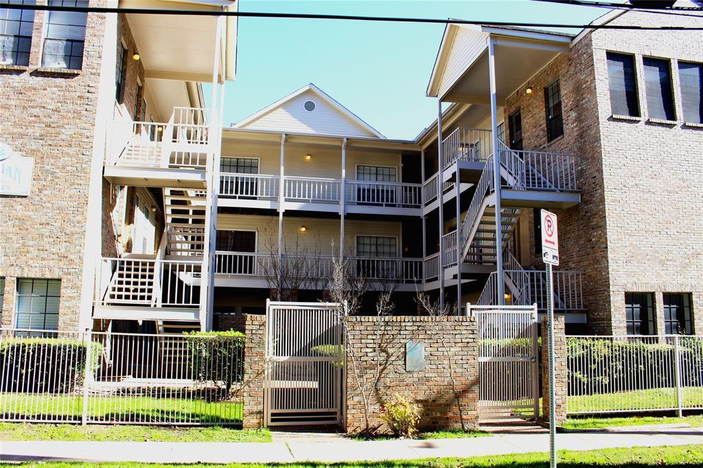 715 22 1/2 St #101 Property Photo 1