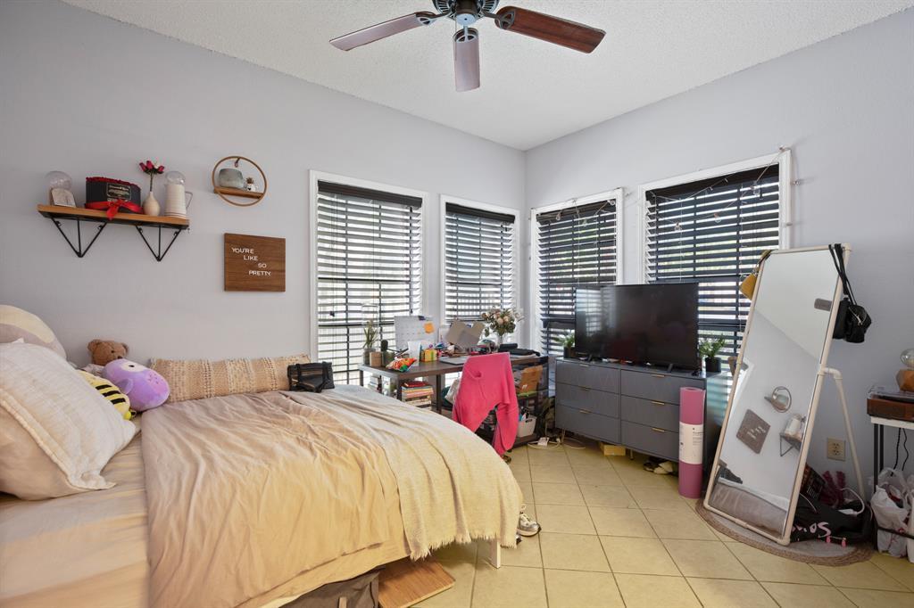715 22 1/2 St #101 Property Photo 6