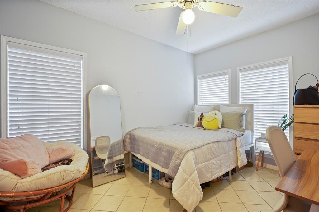 715 22 1/2 St #101 Property Photo 8