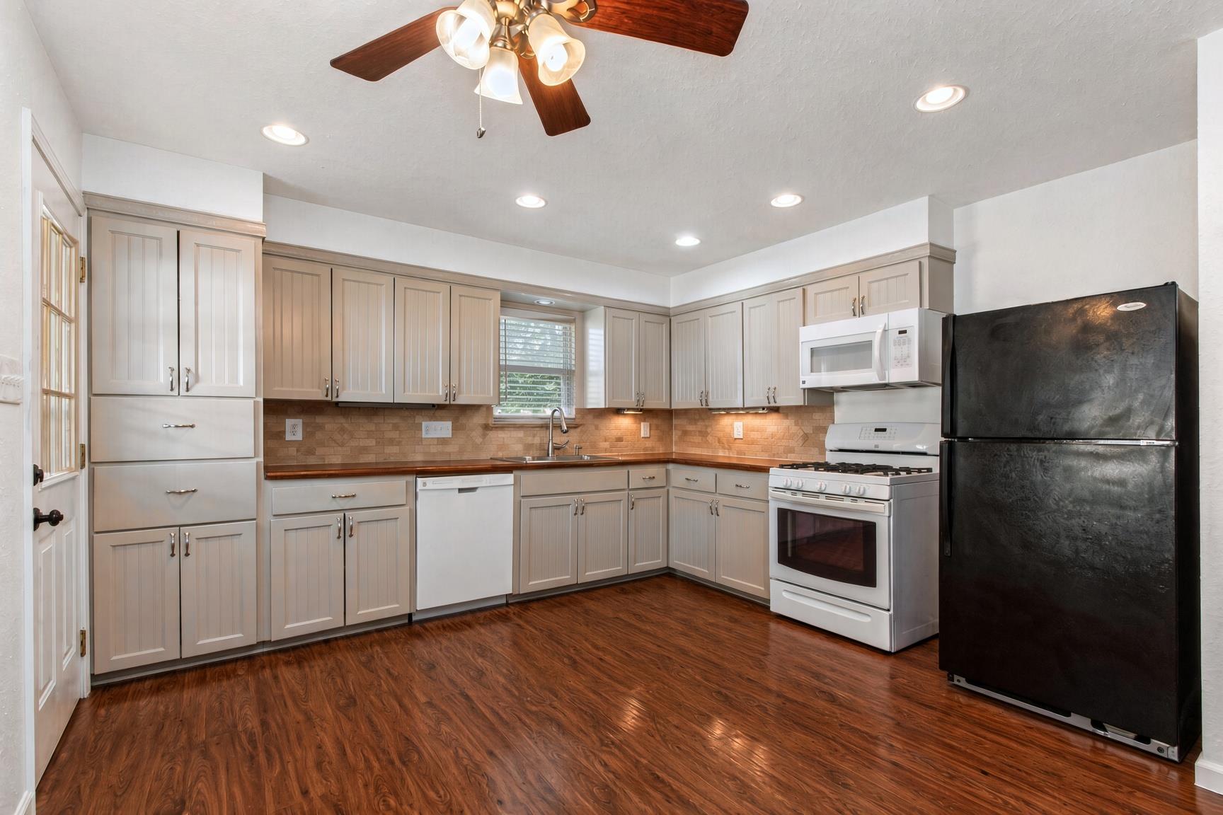 1307 Vine St Property Photo 4