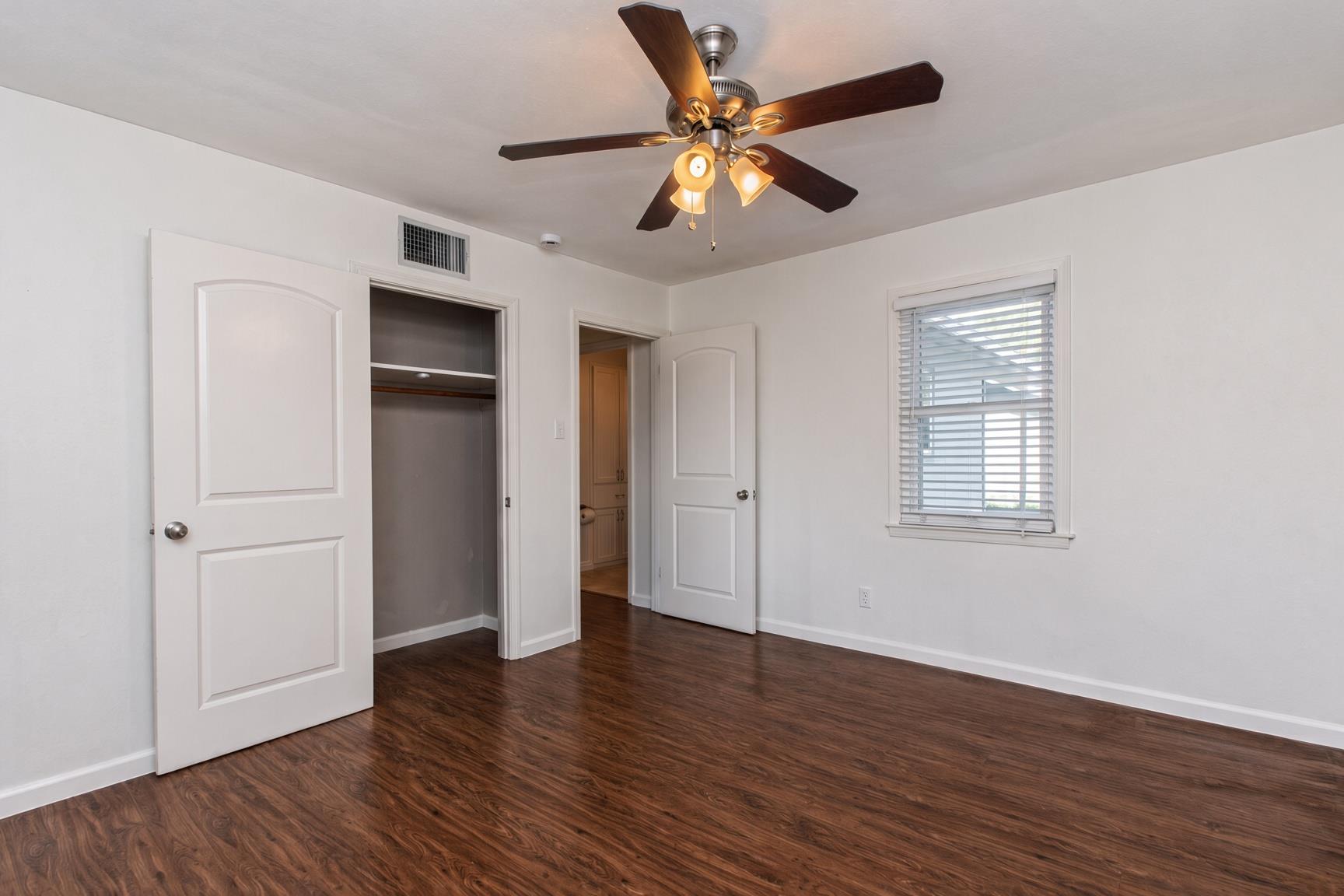 1307 Vine St Property Photo 8