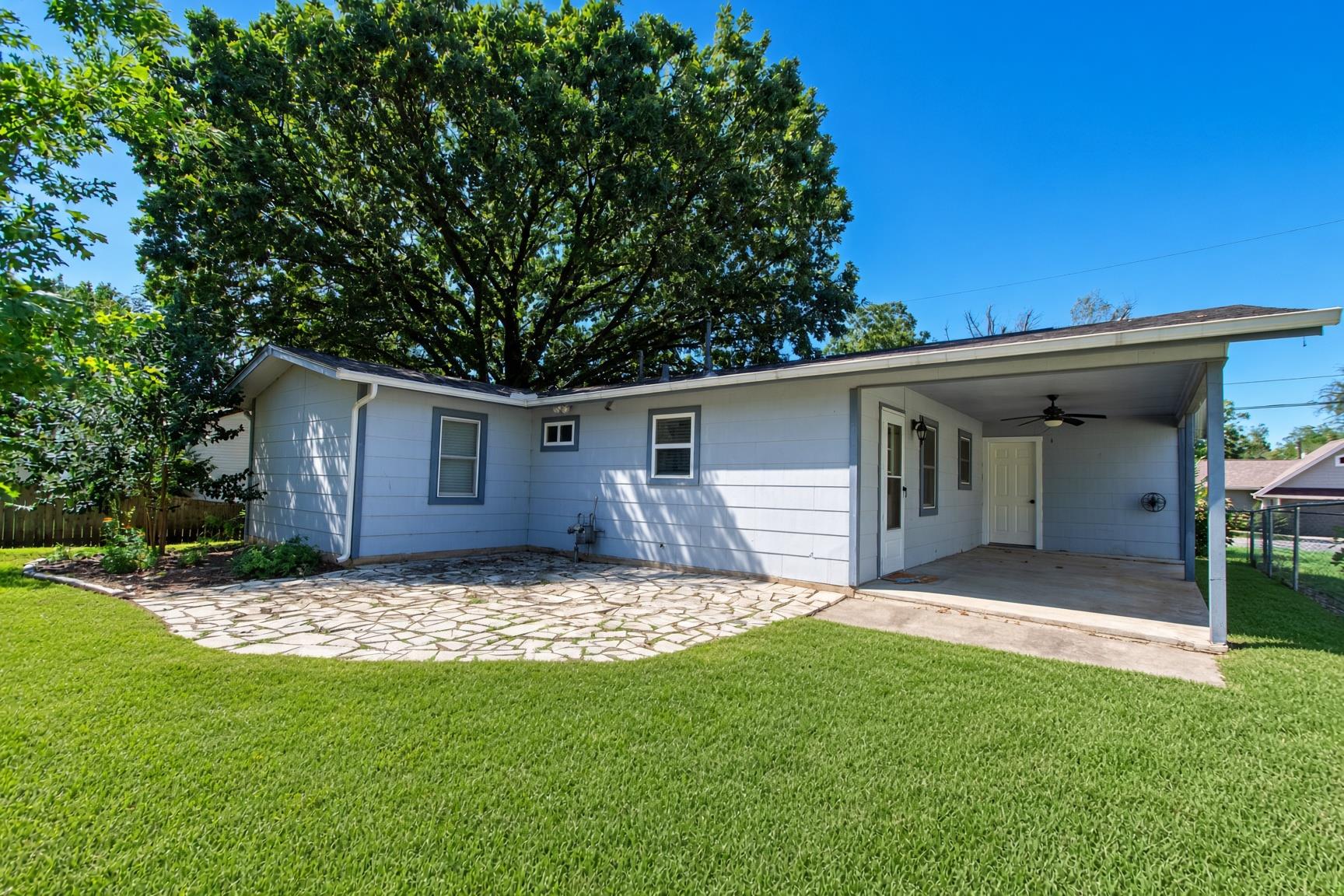 1307 Vine St Property Photo 11