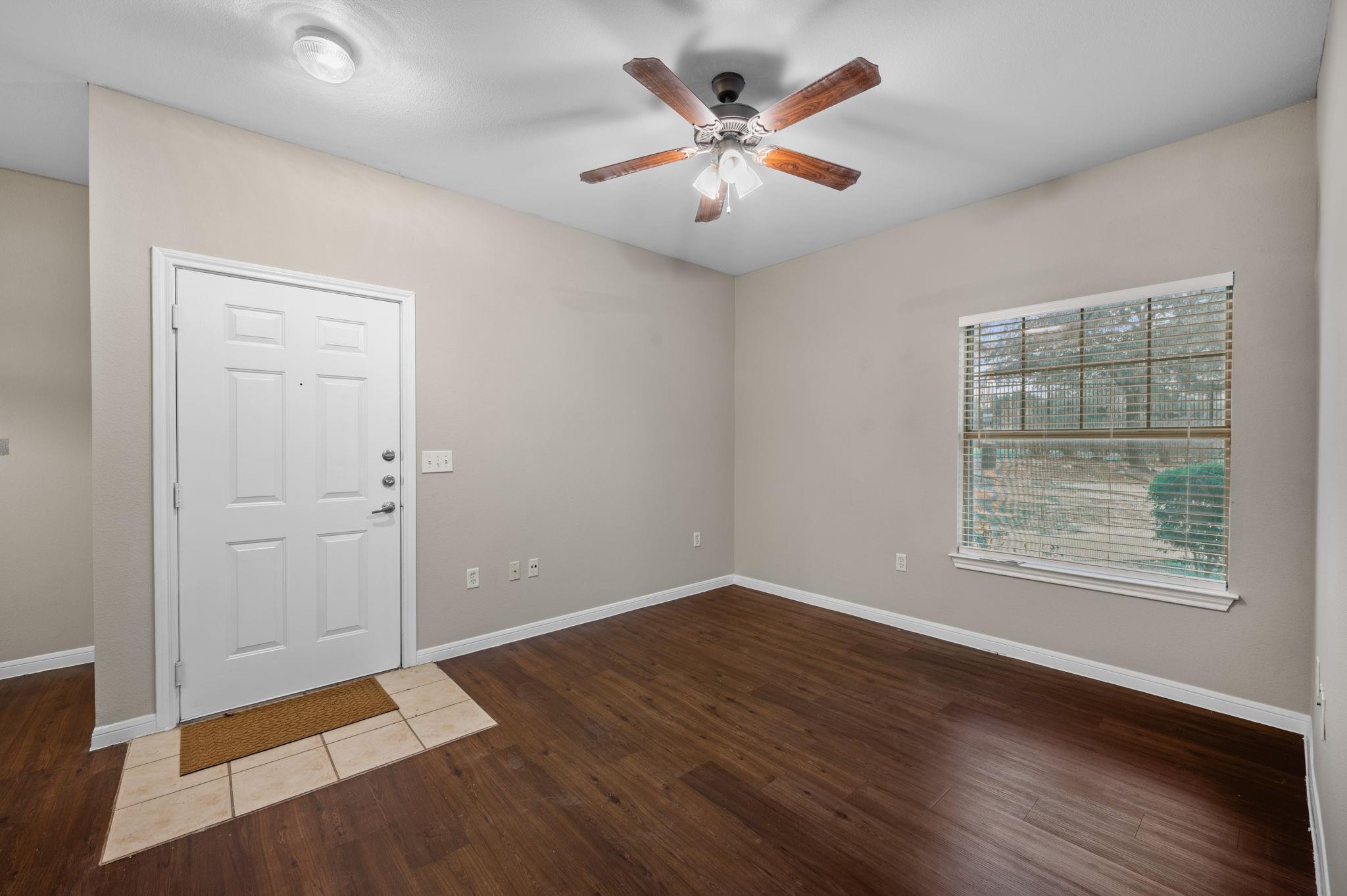2320 Gracy Farms Ln 313 Property Photo 2