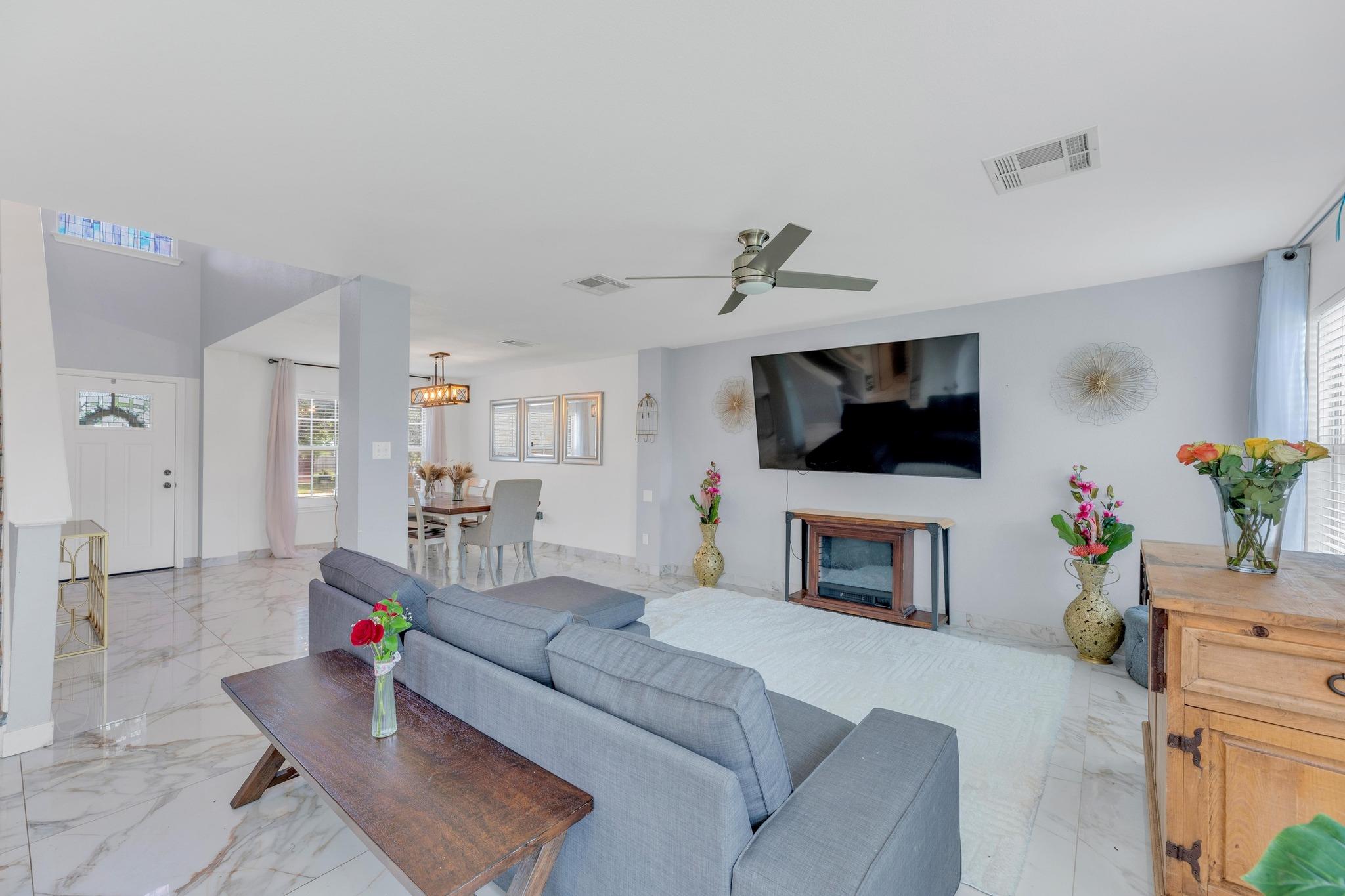 18400 Sun Haven Cv Property Photo 1
