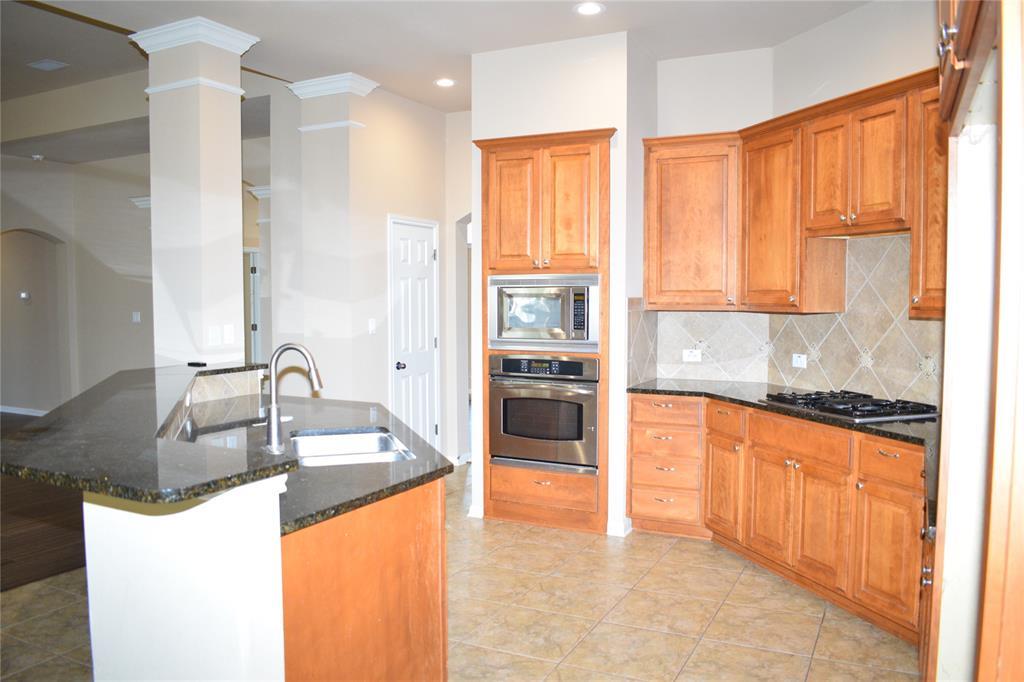 7233 Via Dono Dr Property Photo 12