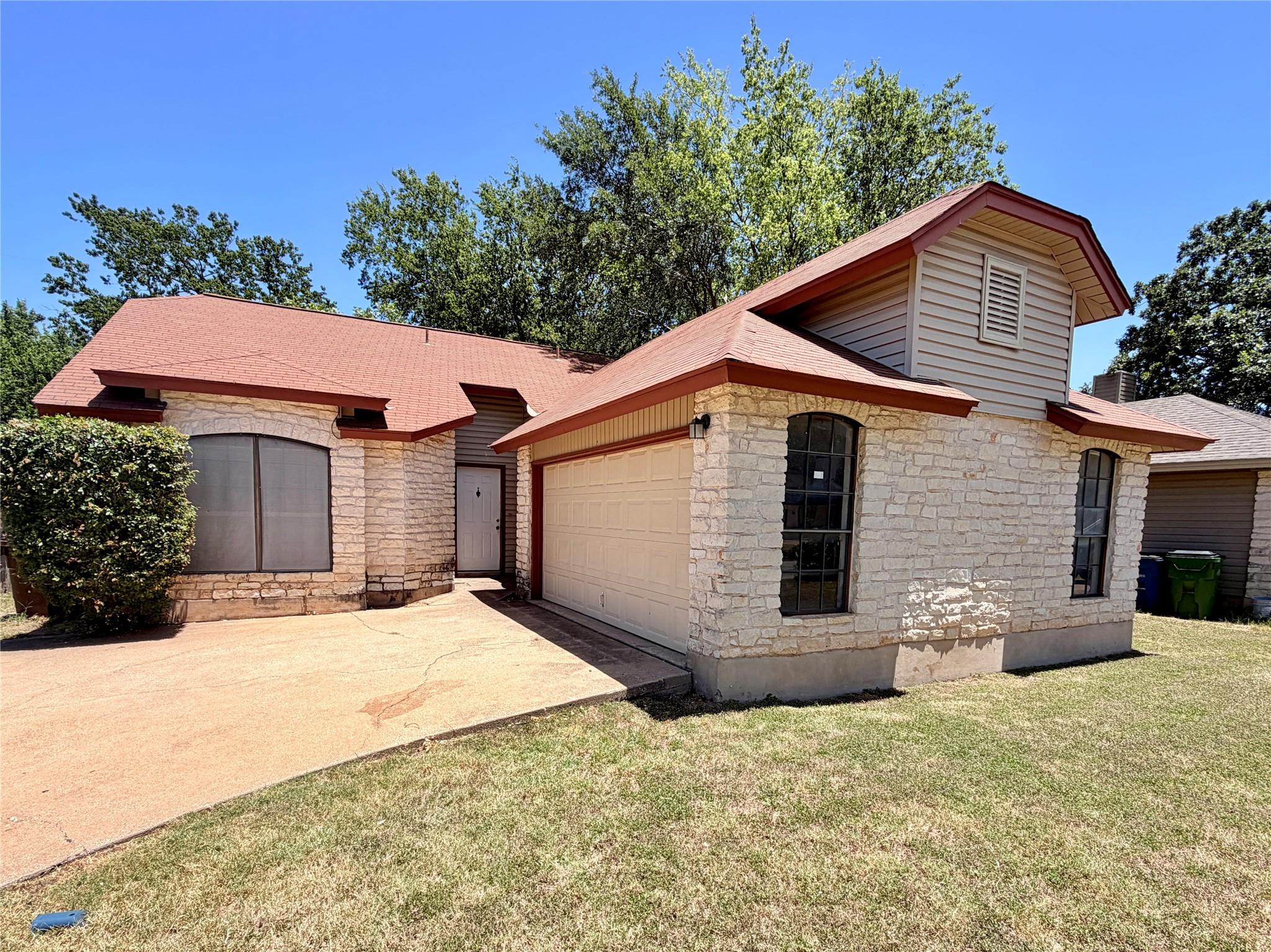2013 James Pl Property Photo 1