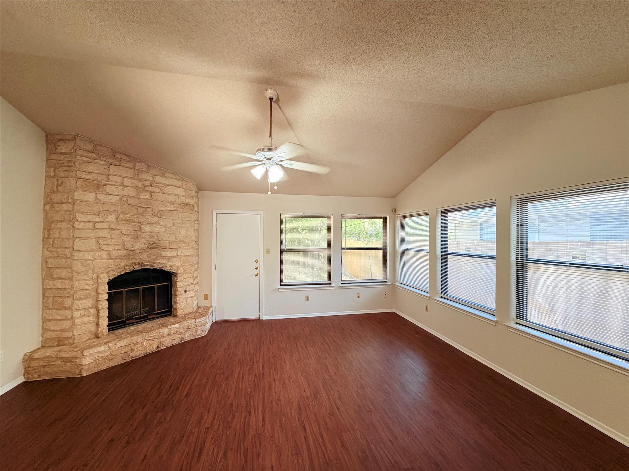 2013 James Pl Property Photo 5